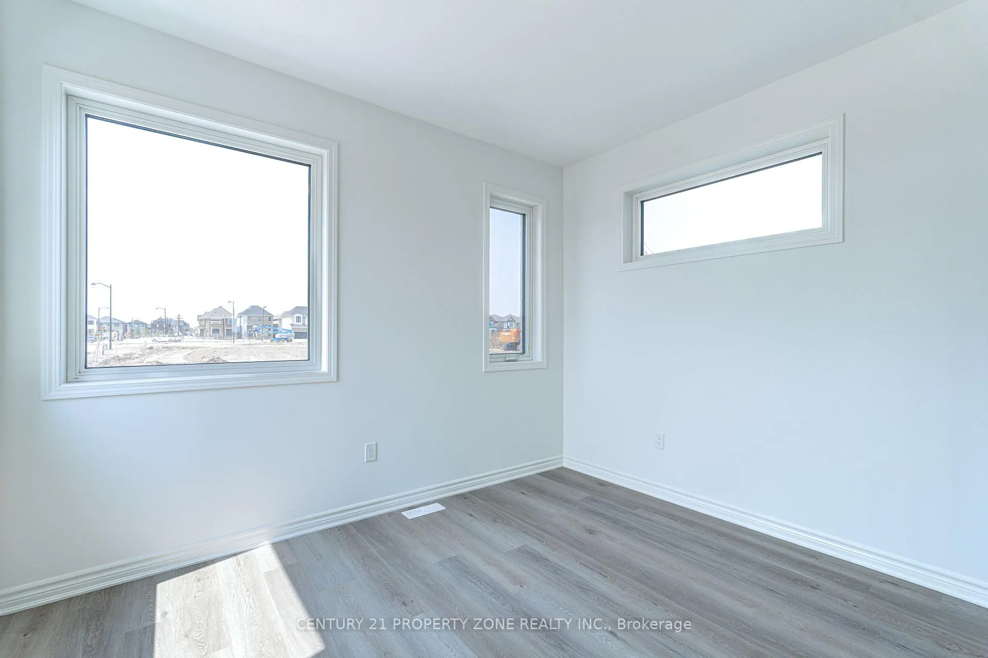 Photo 12 of 1475 Rutland Cres, Milton, Bowes — HOMEH