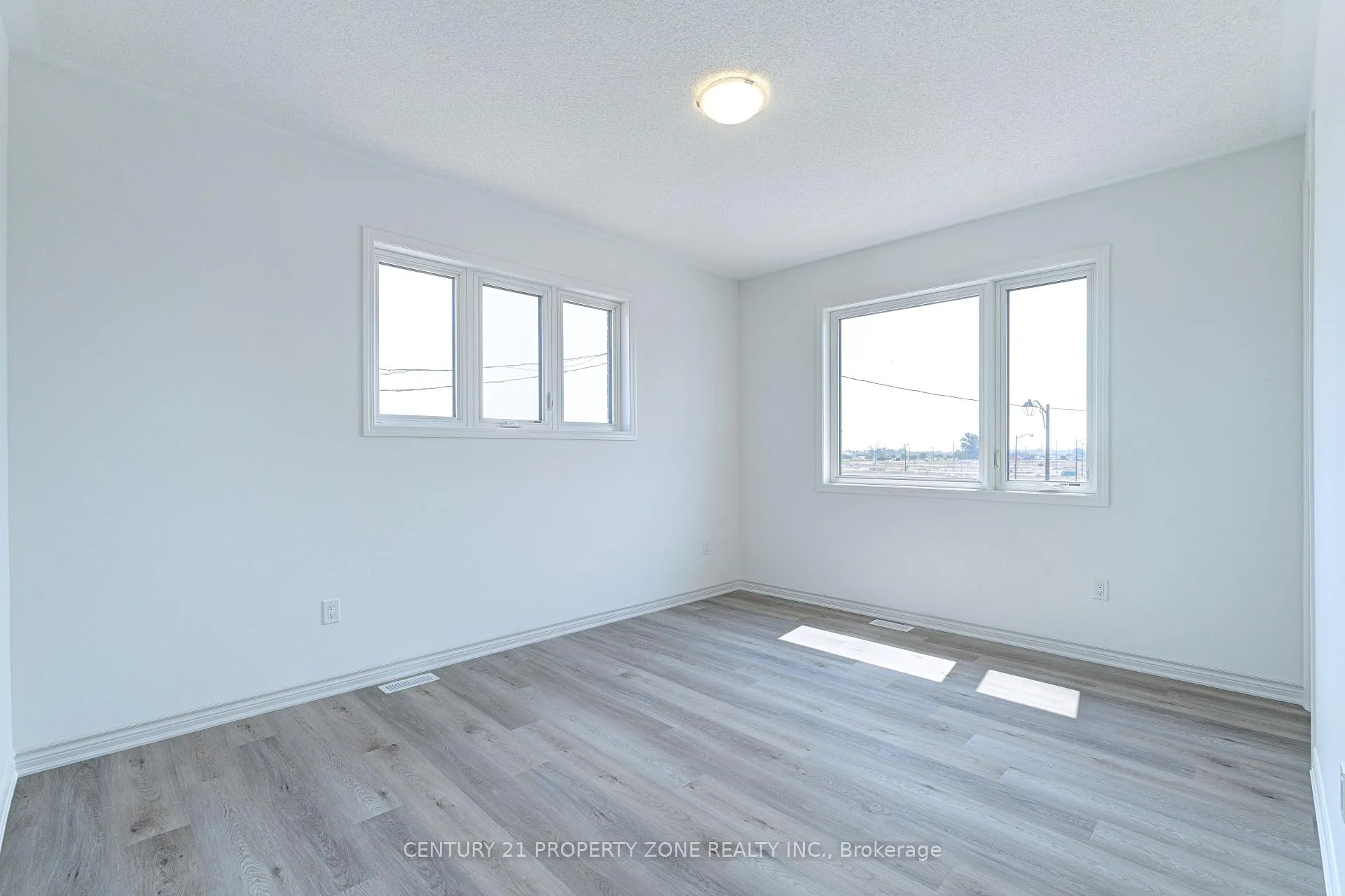 Photo 35 of 1475 Rutland Cres, Milton, Bowes — HOMEH