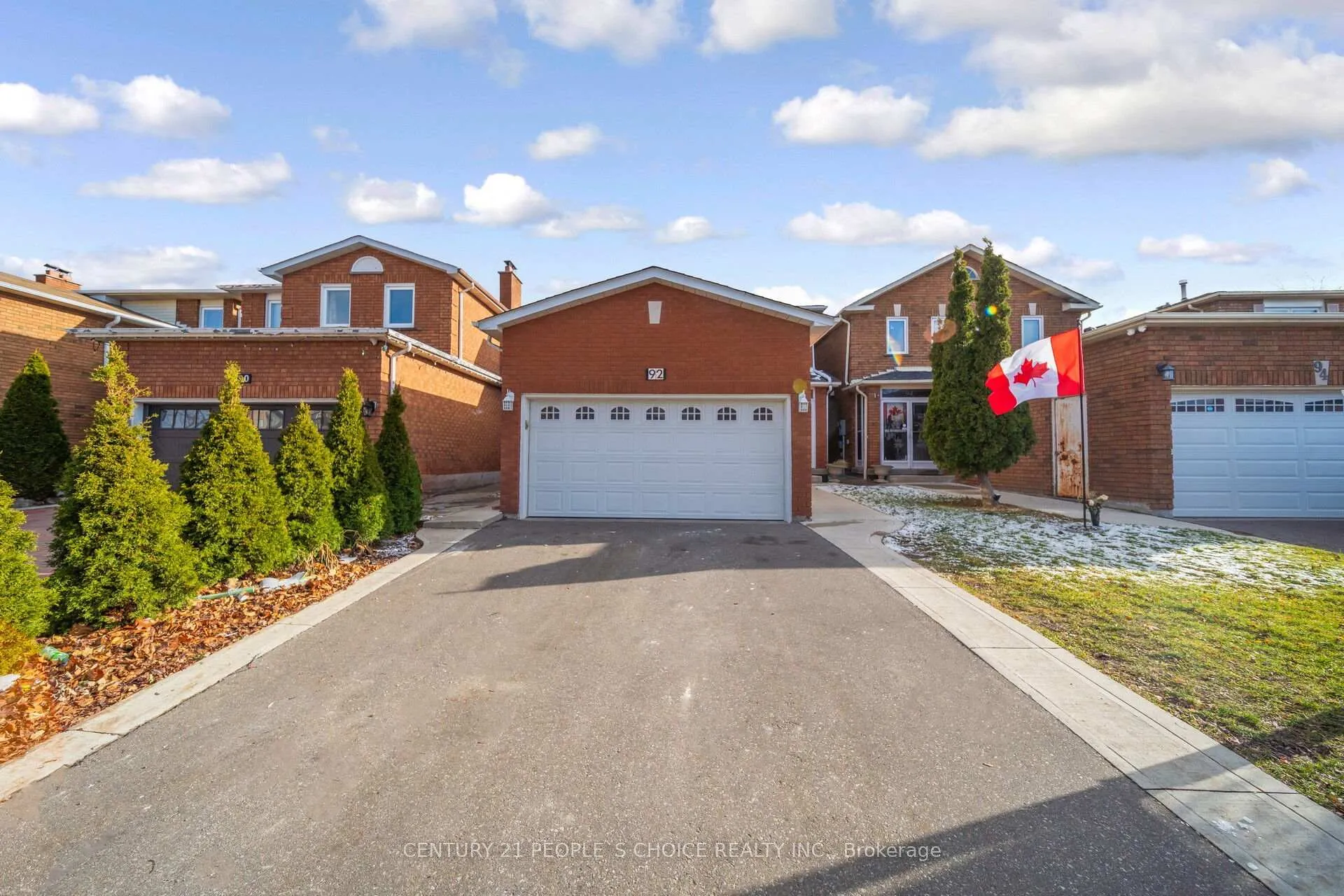 Photo 1 of 92 Woolridge Court, Brampton, Fletcher's Creek South — HOMEH