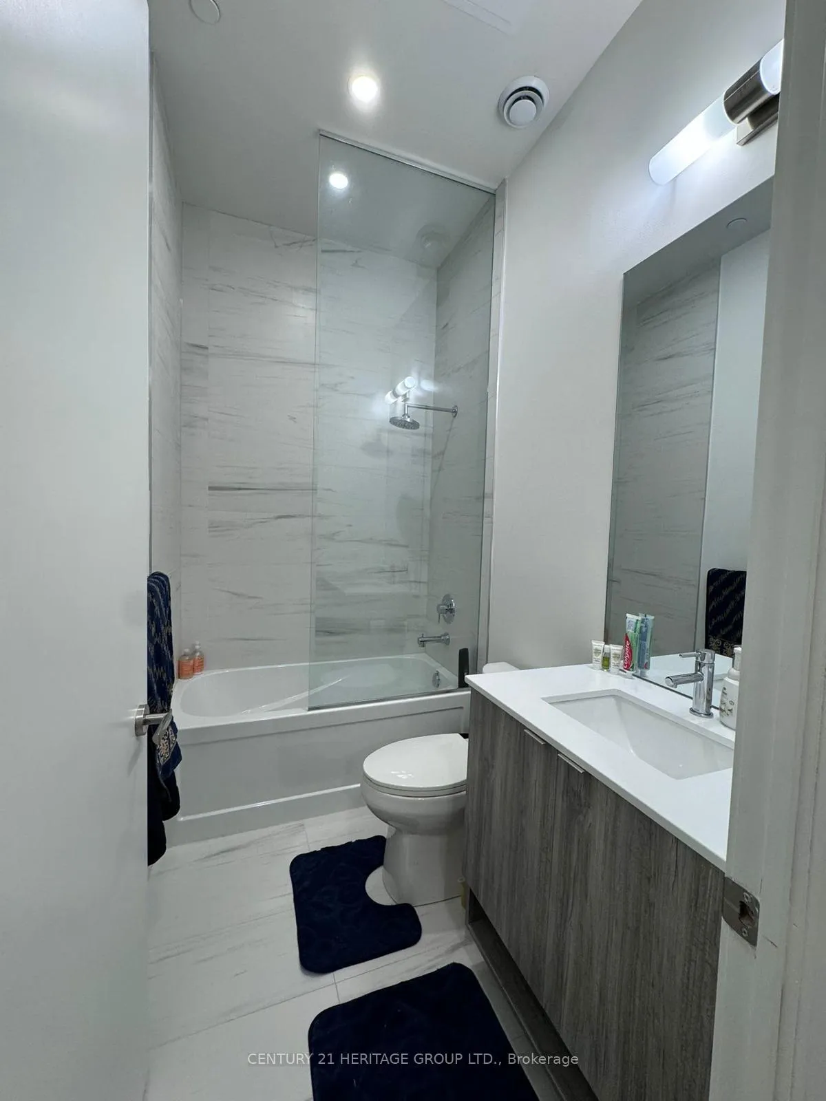 Photo 15 of Unit PH108, 138 Downes Street, Toronto, Waterfront Communities — HOMEH