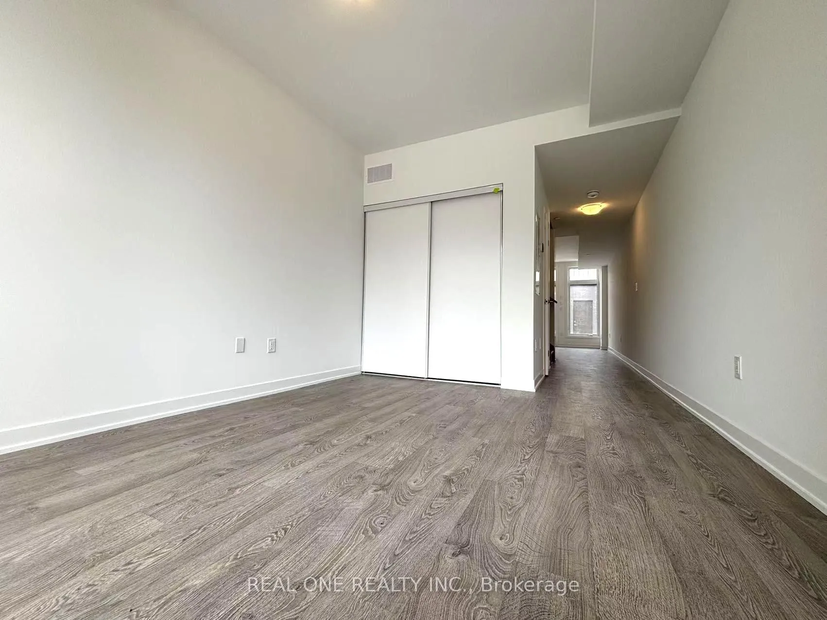 Photo 3 of 18 Turtle Island Road, Toronto, Englemount-Lawrence — HOMEH