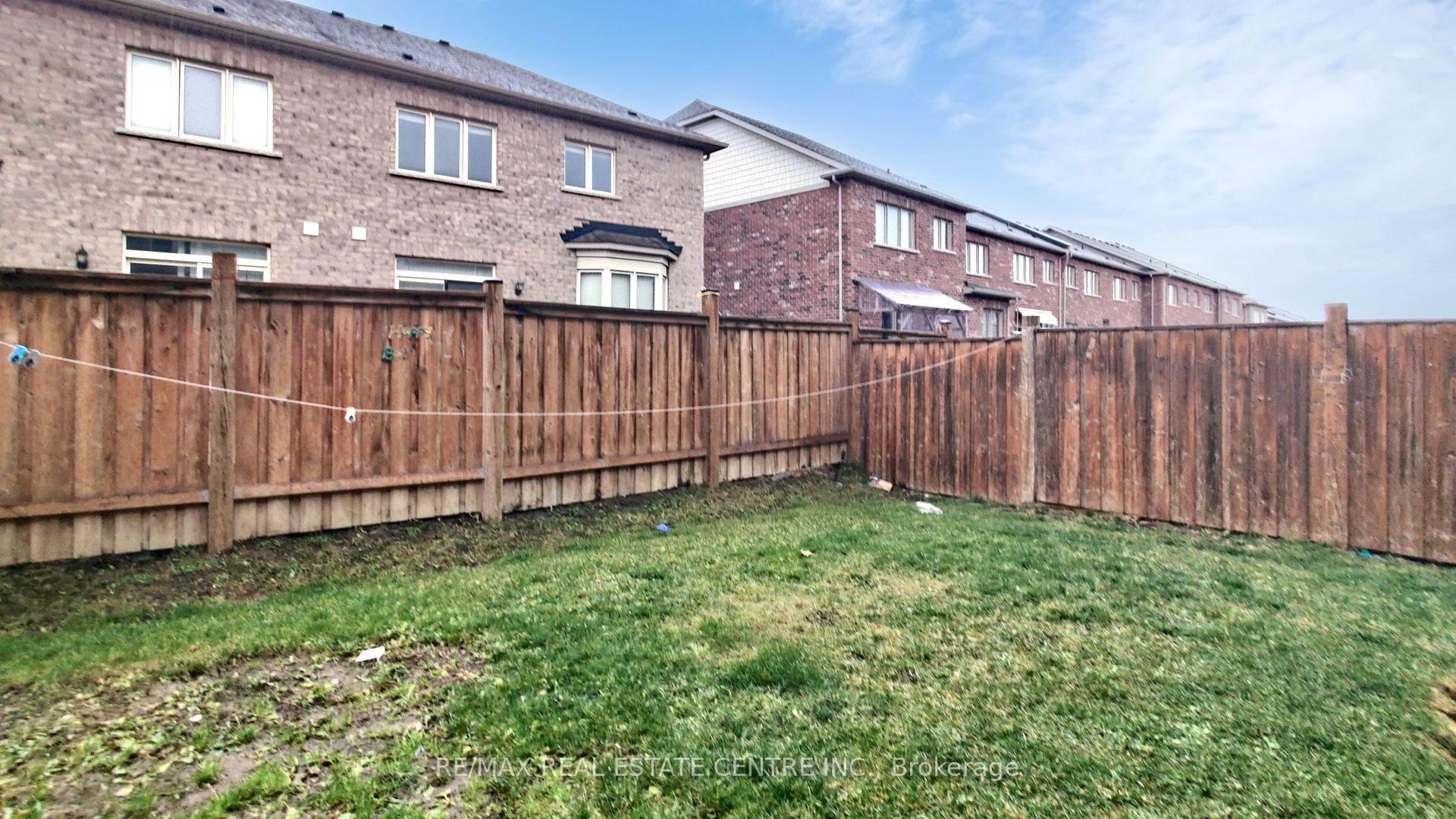 Photo 35 of 8 Rangemore Road, Brampton, Northwest Brampton — HOMEH