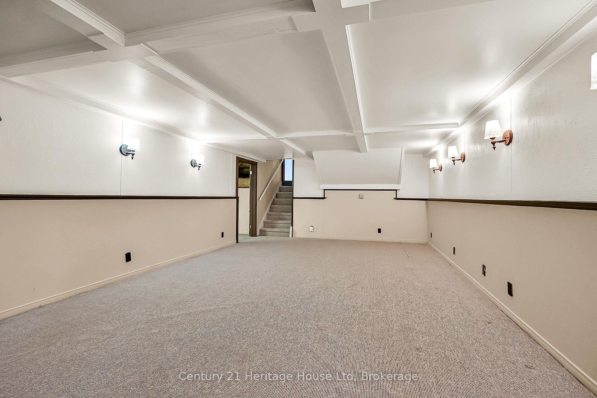 Photo 9 of 16 Harvest Lane S, Brant, Brantford Twp — HOMEH