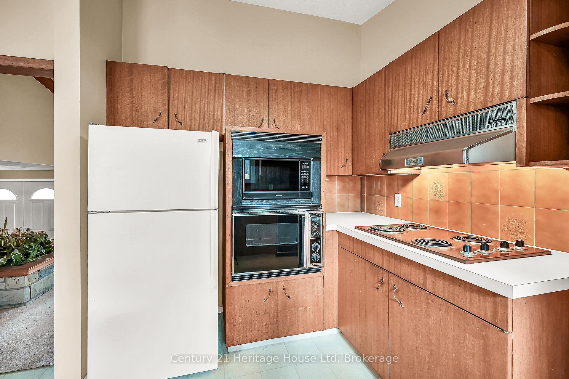 Photo 29 of 16 Harvest Lane S, Brant, Brantford Twp — HOMEH