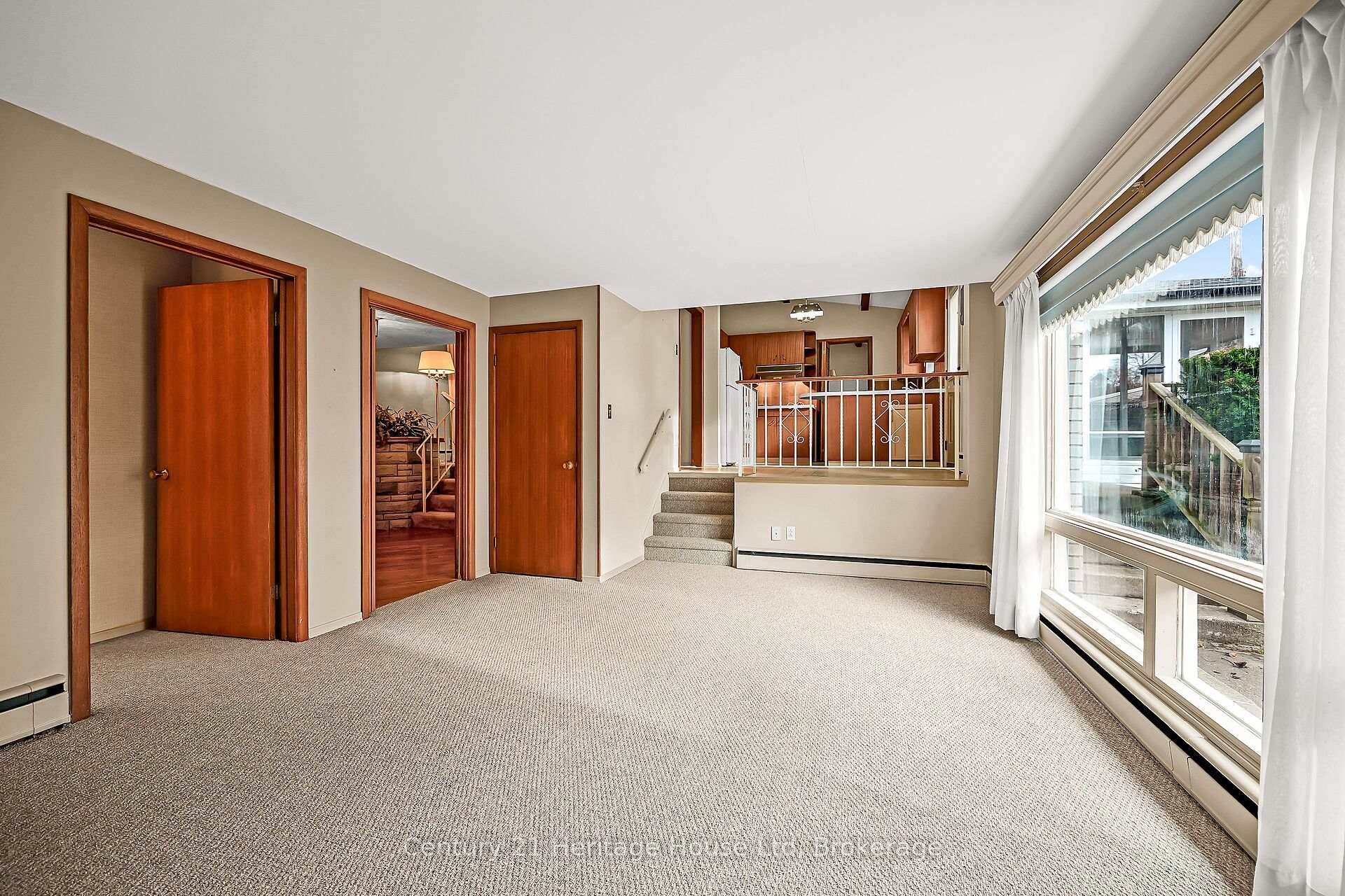 Photo 33 of 16 Harvest Lane S, Brant, Brantford Twp — HOMEH