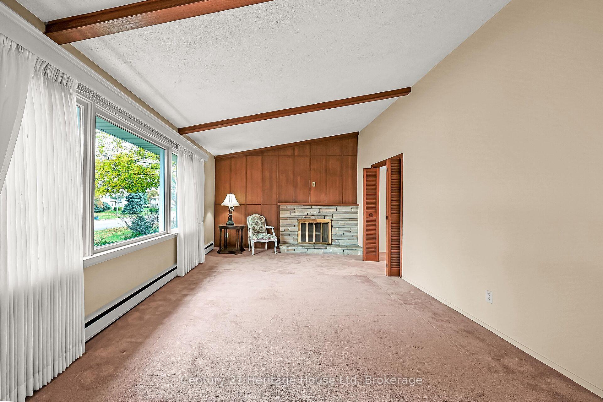 Photo 35 of 16 Harvest Lane S, Brant, Brantford Twp — HOMEH