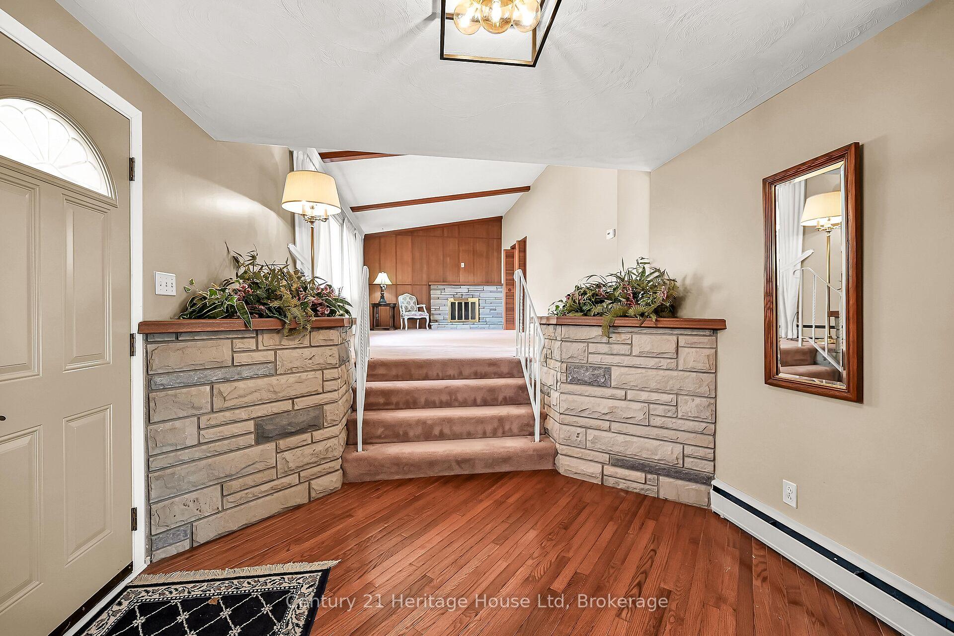 Photo 38 of 16 Harvest Lane S, Brant, Brantford Twp — HOMEH