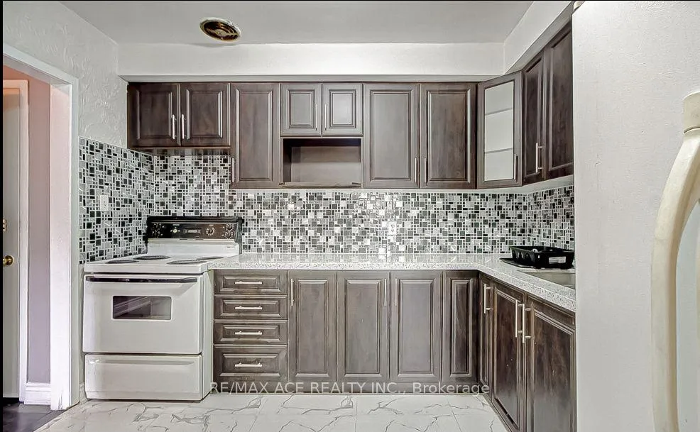 Photo 4 of Unit Unit A, 426 Dawes Road, Toronto, O'Connor-Parkview — HOMEH