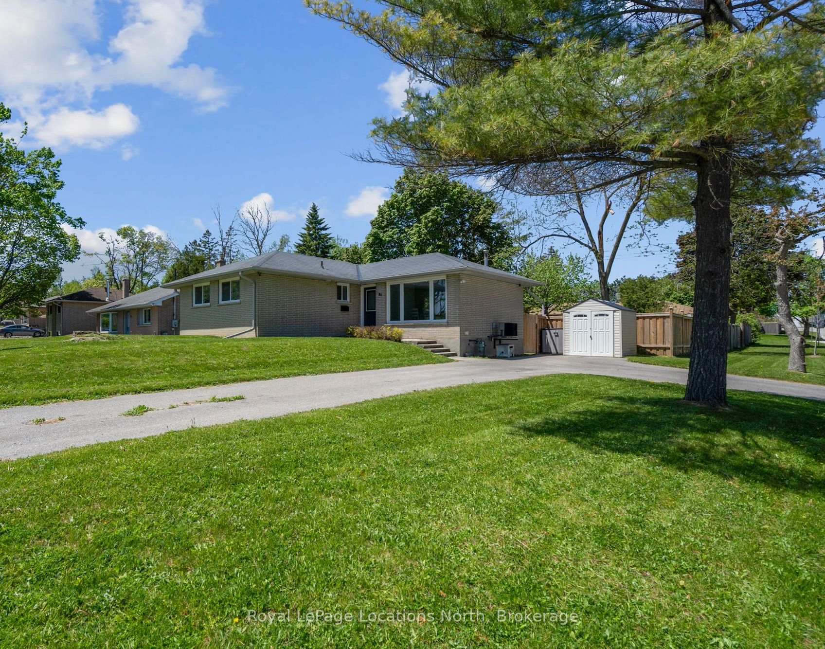 Photo 3 of 88 Rose Street, Barrie, Wellington — HOMEH