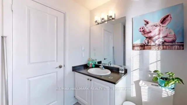 Photo 13 of 24 Raffeix Lane, Toronto, Regent Park — HOMEH