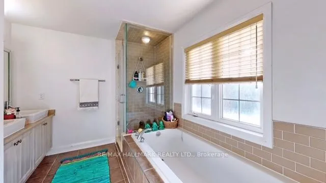 Photo 14 of 24 Raffeix Lane, Toronto, Regent Park — HOMEH
