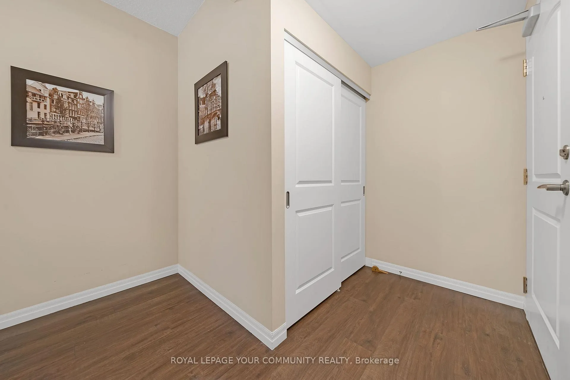 Photo 4 of Unit 203, 400 William Graham Drive, Aurora, Rural Aurora — HOMEH