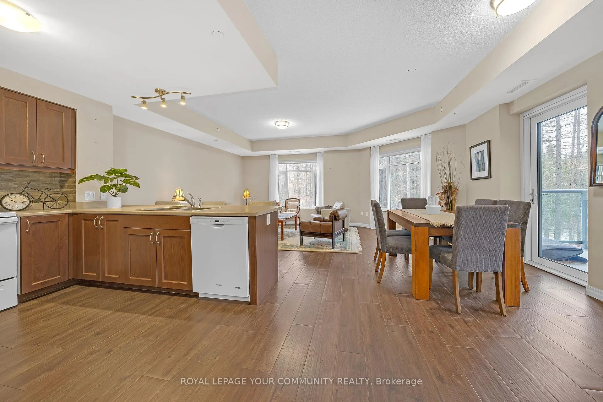 Photo 5 of Unit 203, 400 William Graham Drive, Aurora, Rural Aurora — HOMEH
