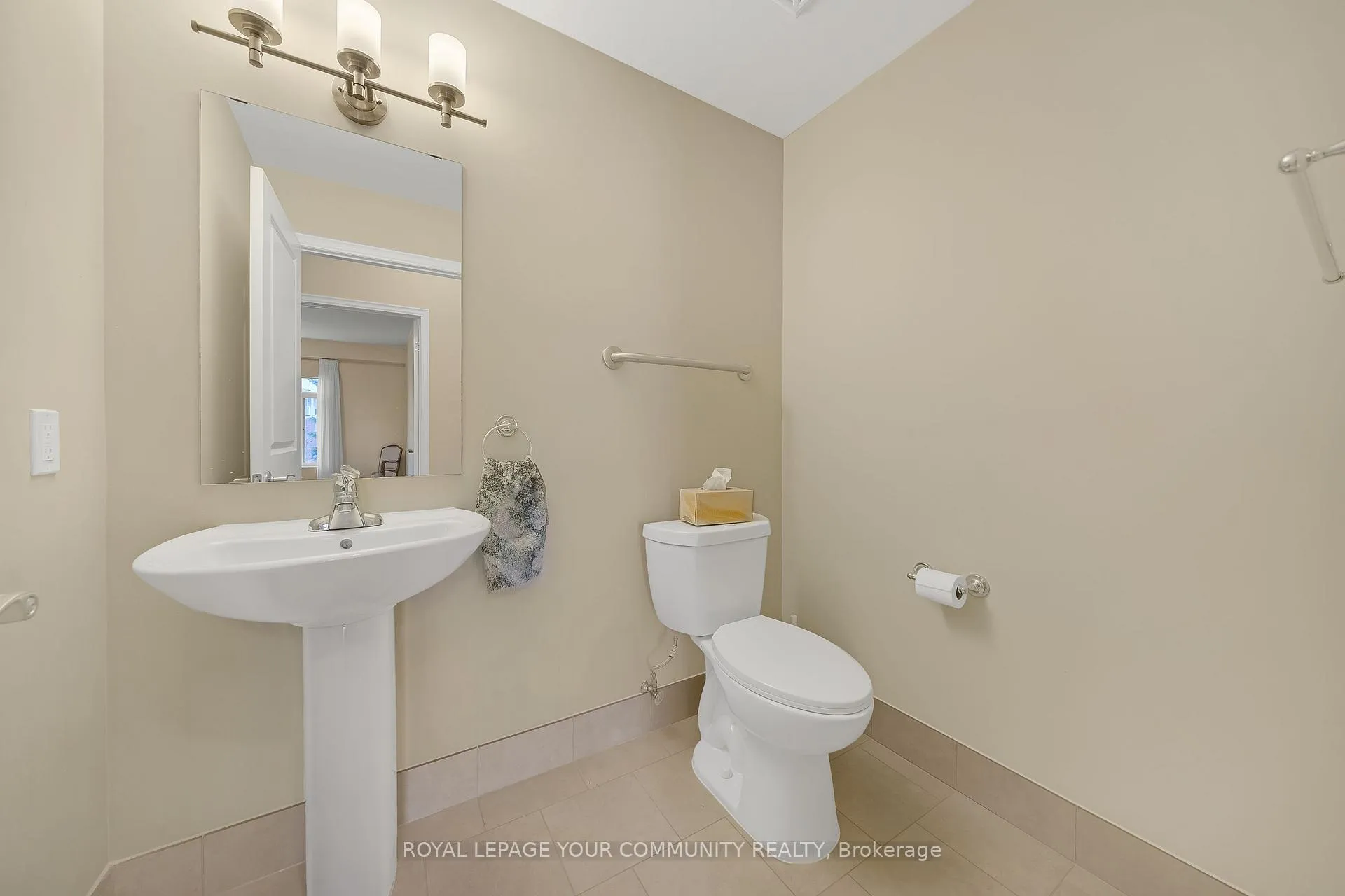 Photo 16 of Unit 203, 400 William Graham Drive, Aurora, Rural Aurora — HOMEH