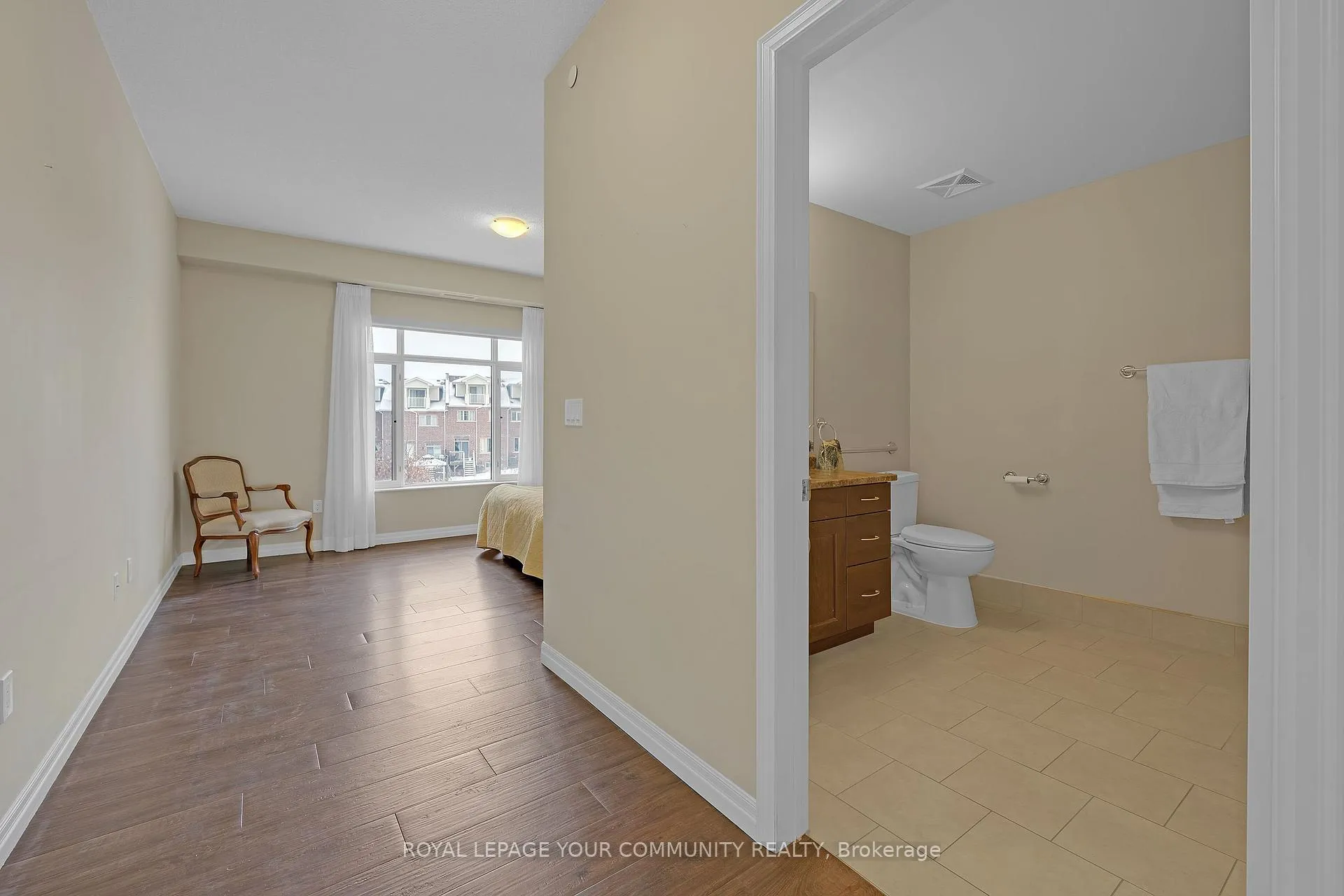 Photo 17 of Unit 203, 400 William Graham Drive, Aurora, Rural Aurora — HOMEH