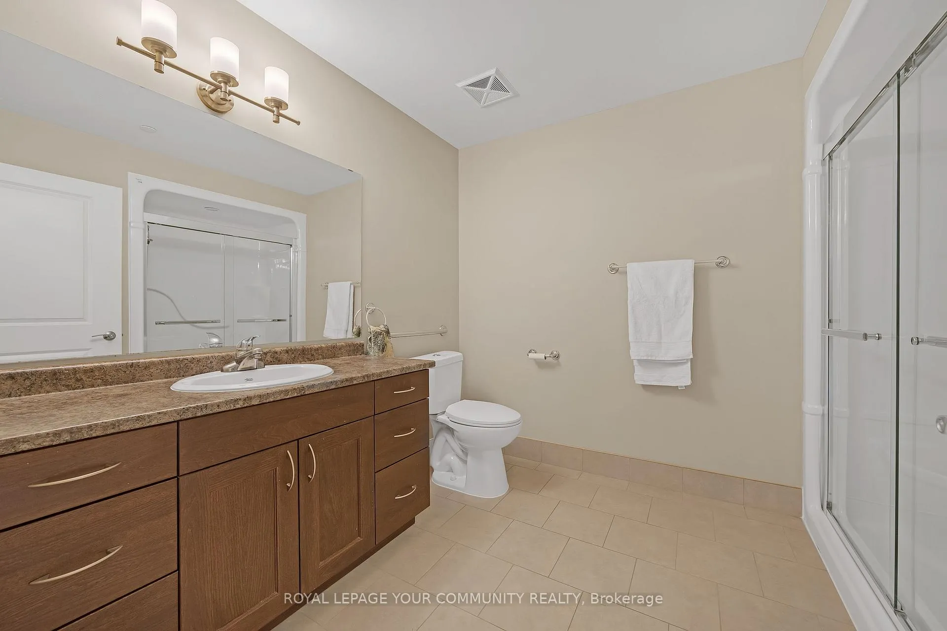 Photo 20 of Unit 203, 400 William Graham Drive, Aurora, Rural Aurora — HOMEH