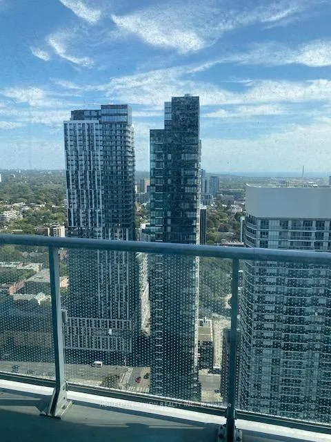 Front of Unit 4006, 100 dalhousie Street