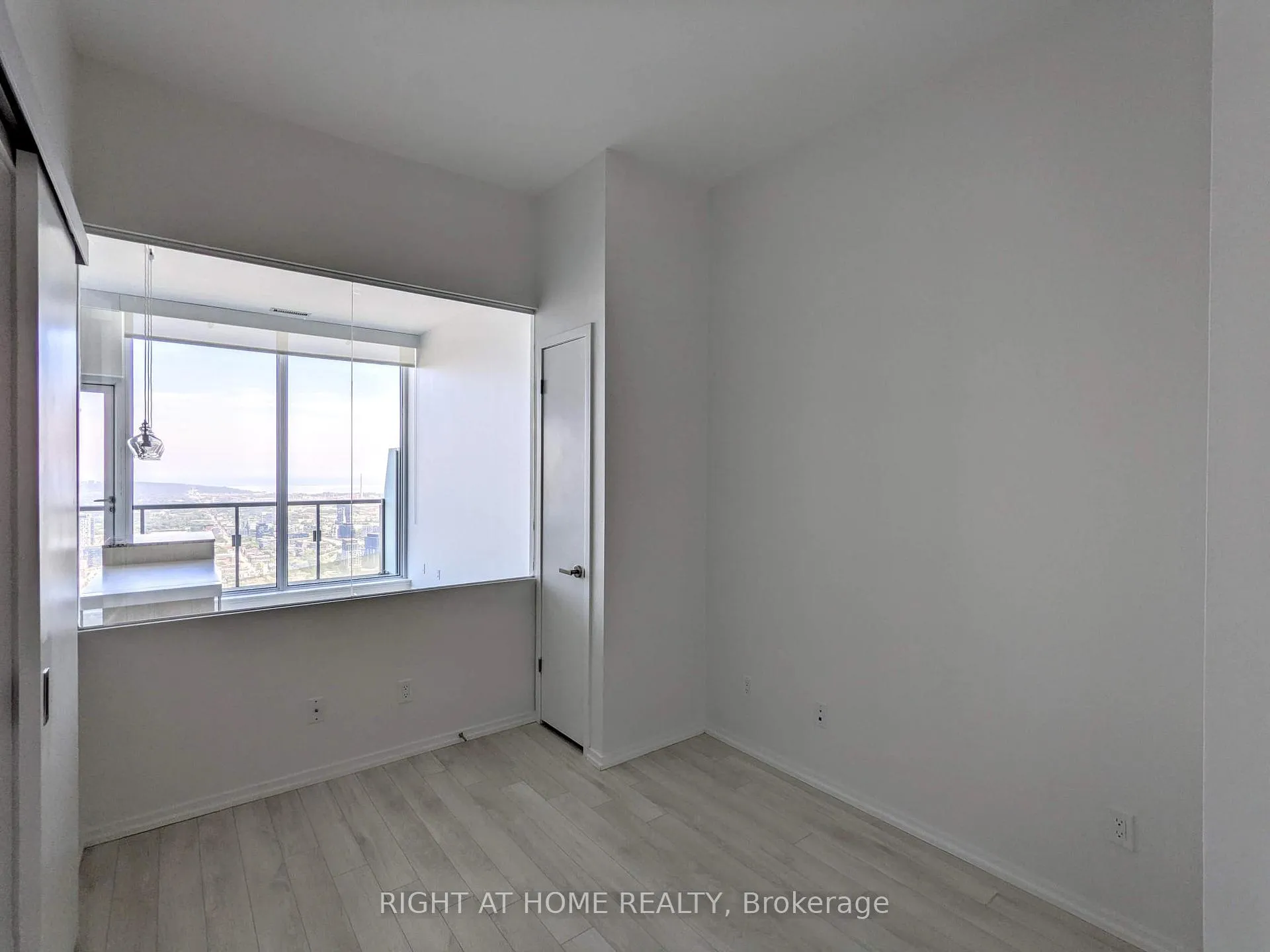 Photo 9 of Unit 6004, 197 Yonge Street, Toronto, Church-Yonge Corridor — HOMEH