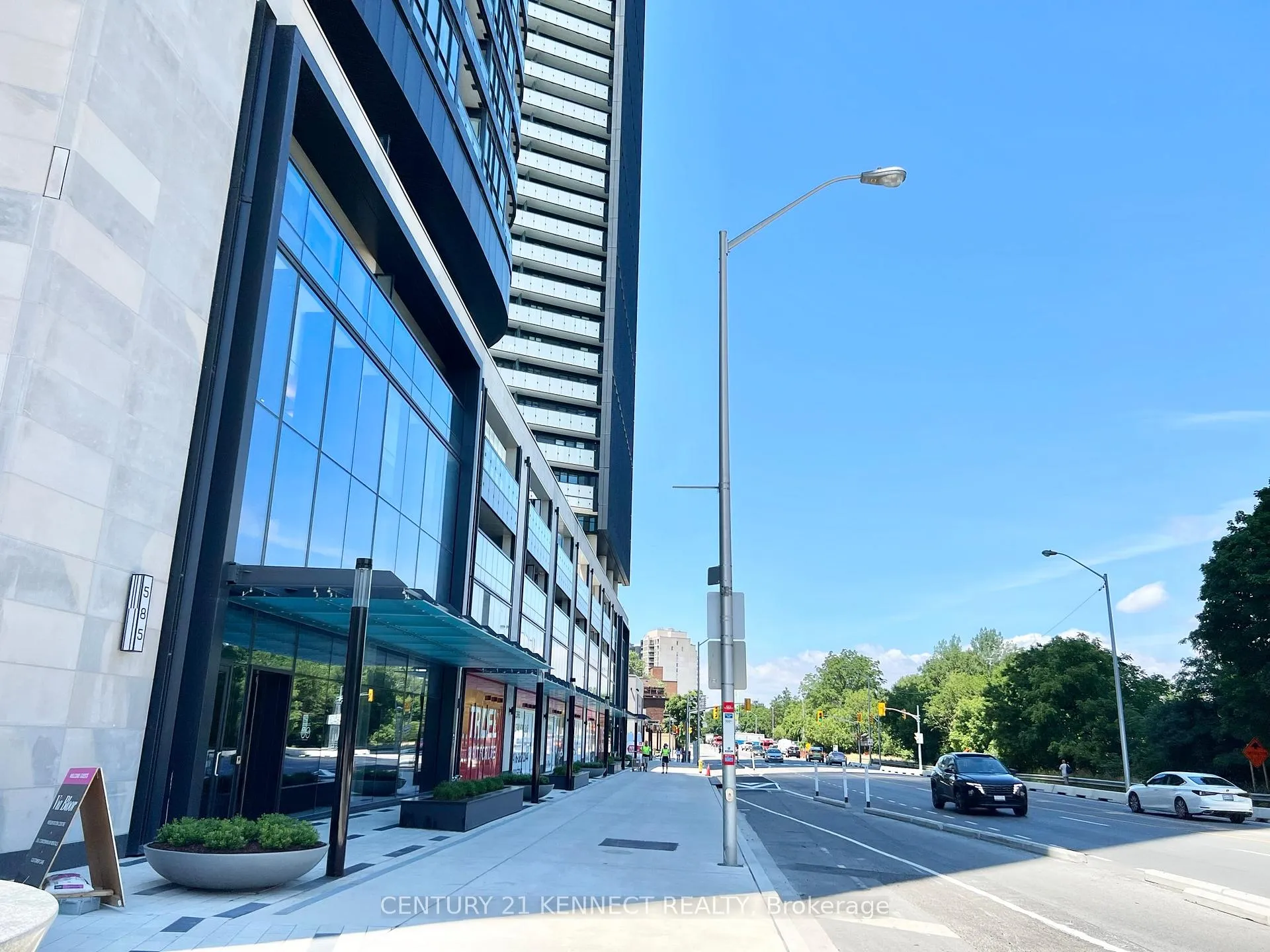 Photo 7 of Unit 824, 585 Bloor Street E, Toronto, North St. James Town — HOMEH