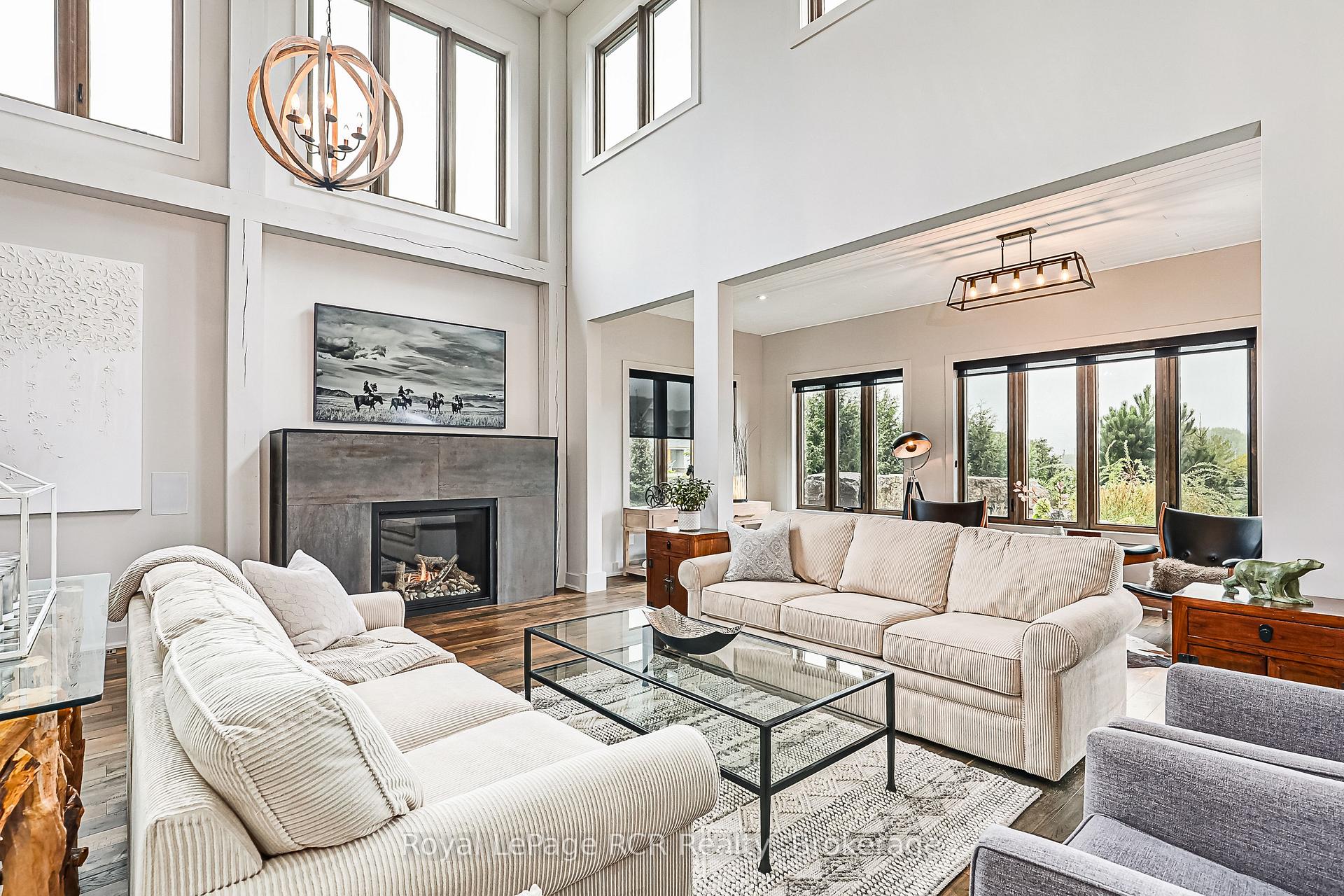 Front of 4 Meadowlark Way
