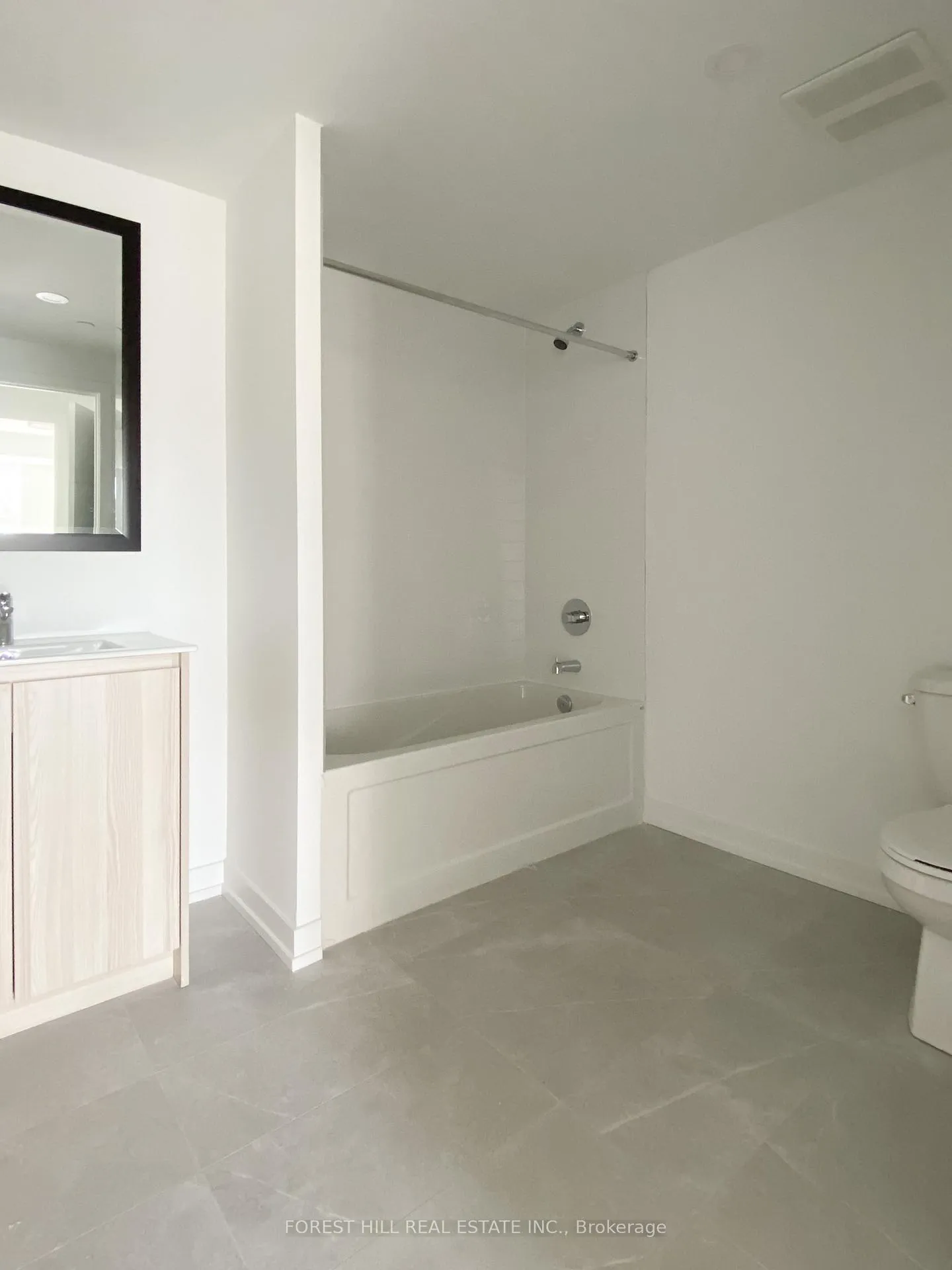 Photo 4 of Unit 302, 2000 Bathurst Street, Toronto, Humewood-Cedarvale — HOMEH