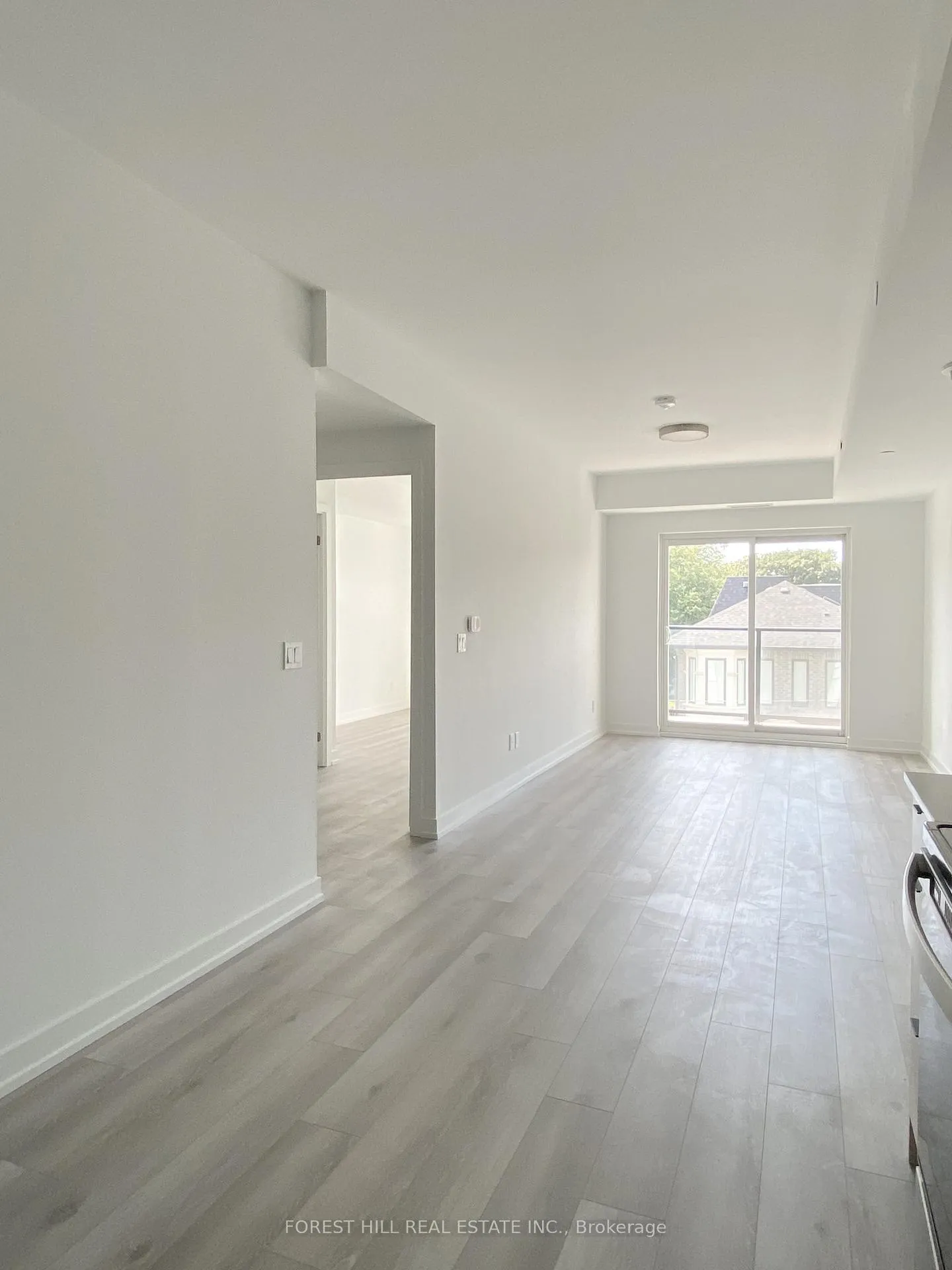 Photo 6 of Unit 302, 2000 Bathurst Street, Toronto, Humewood-Cedarvale — HOMEH
