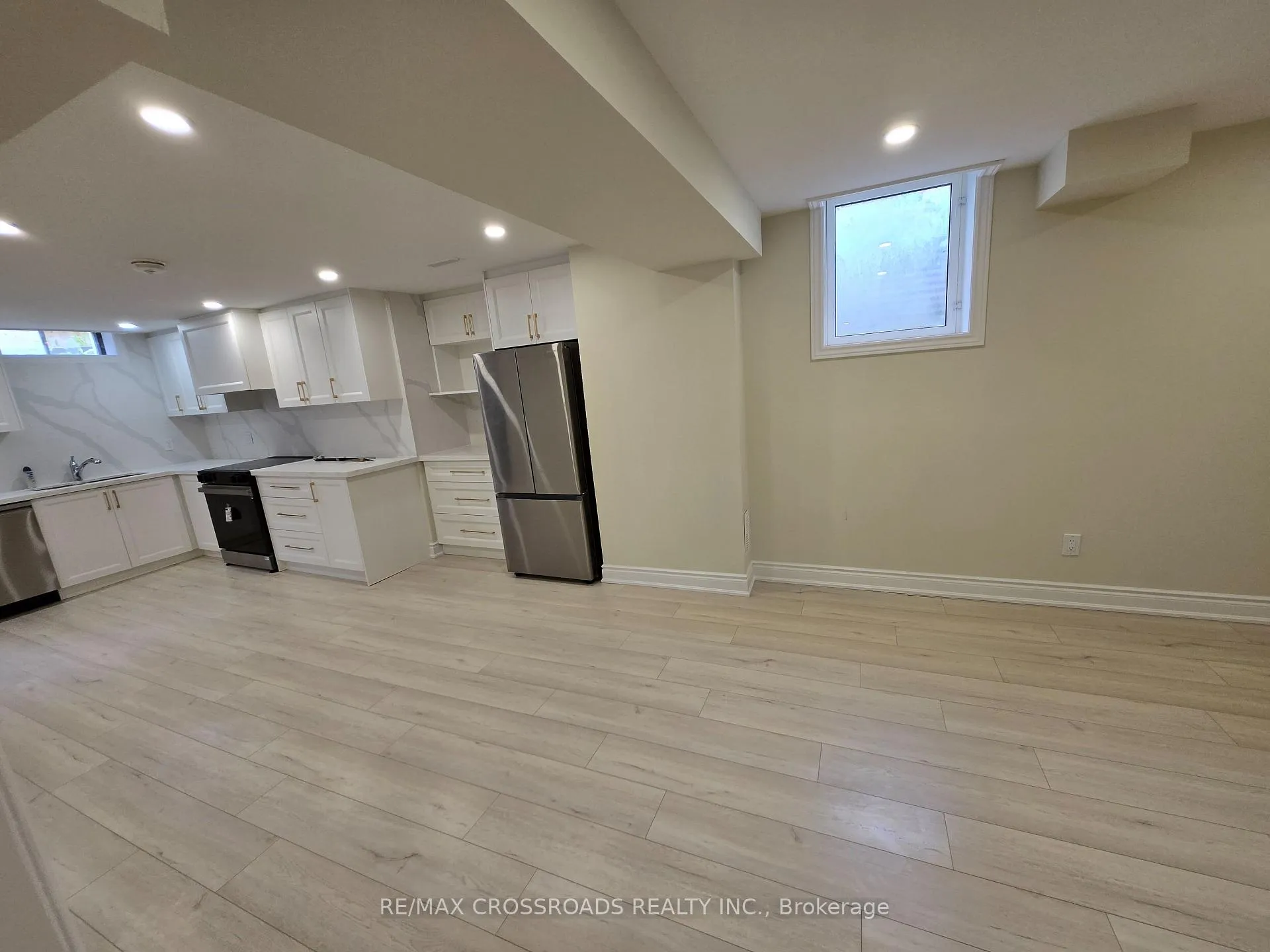 Photo 3 of 66 Morrison Crescent, Markham, Buttonville — HOMEH