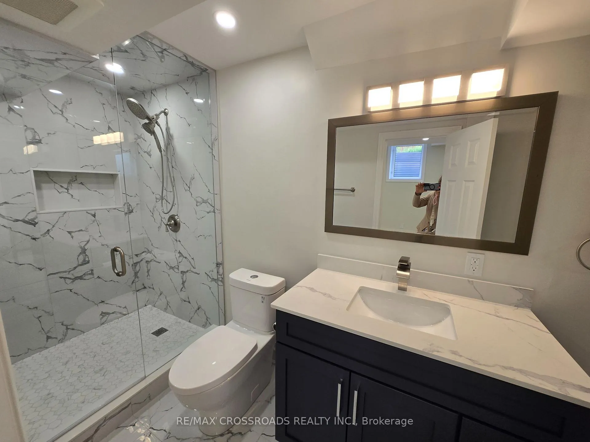 Photo 4 of 66 Morrison Crescent, Markham, Buttonville — HOMEH
