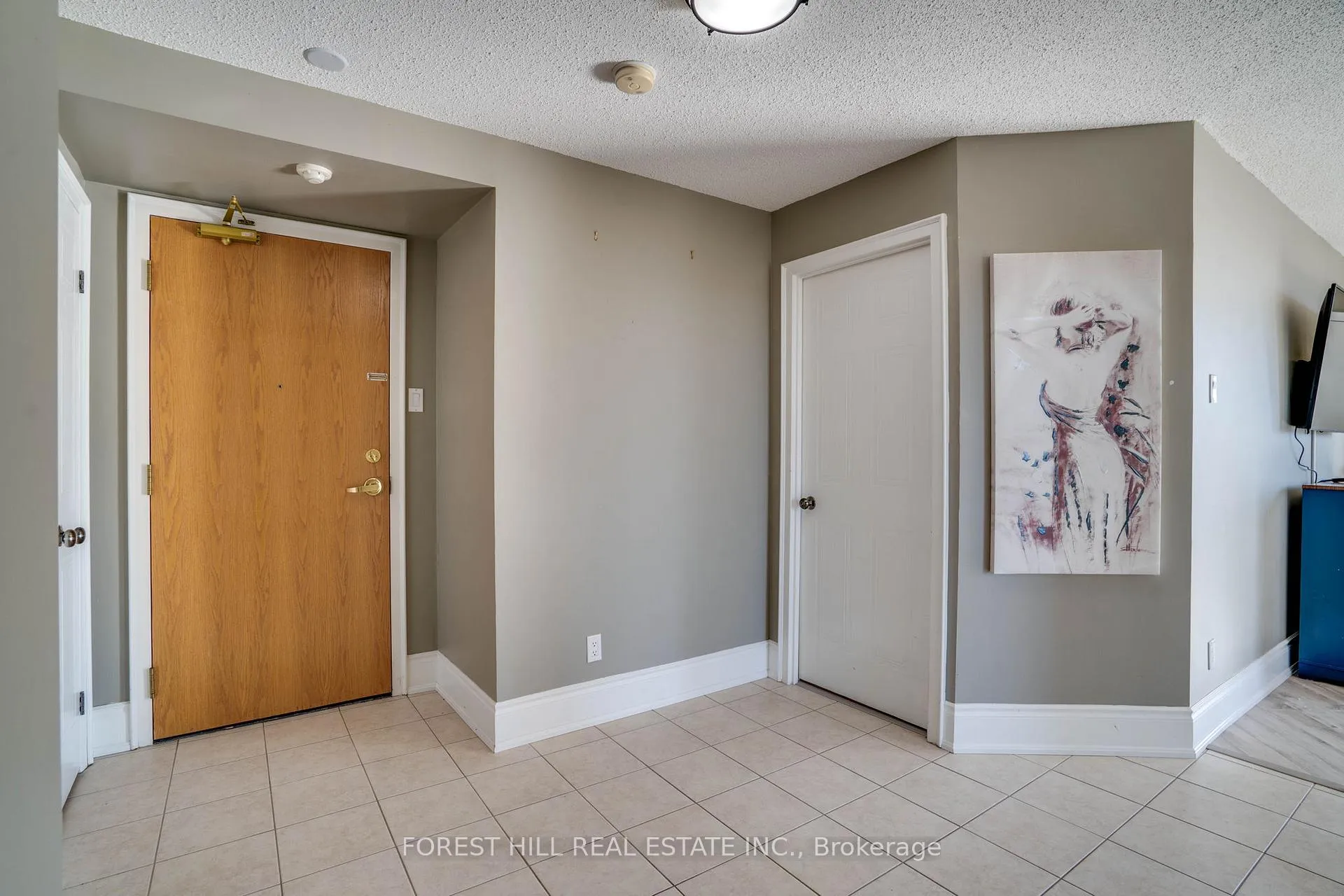 Photo 4 of Unit 410, 75 Ellen Street, Barrie, City Centre — HOMEH