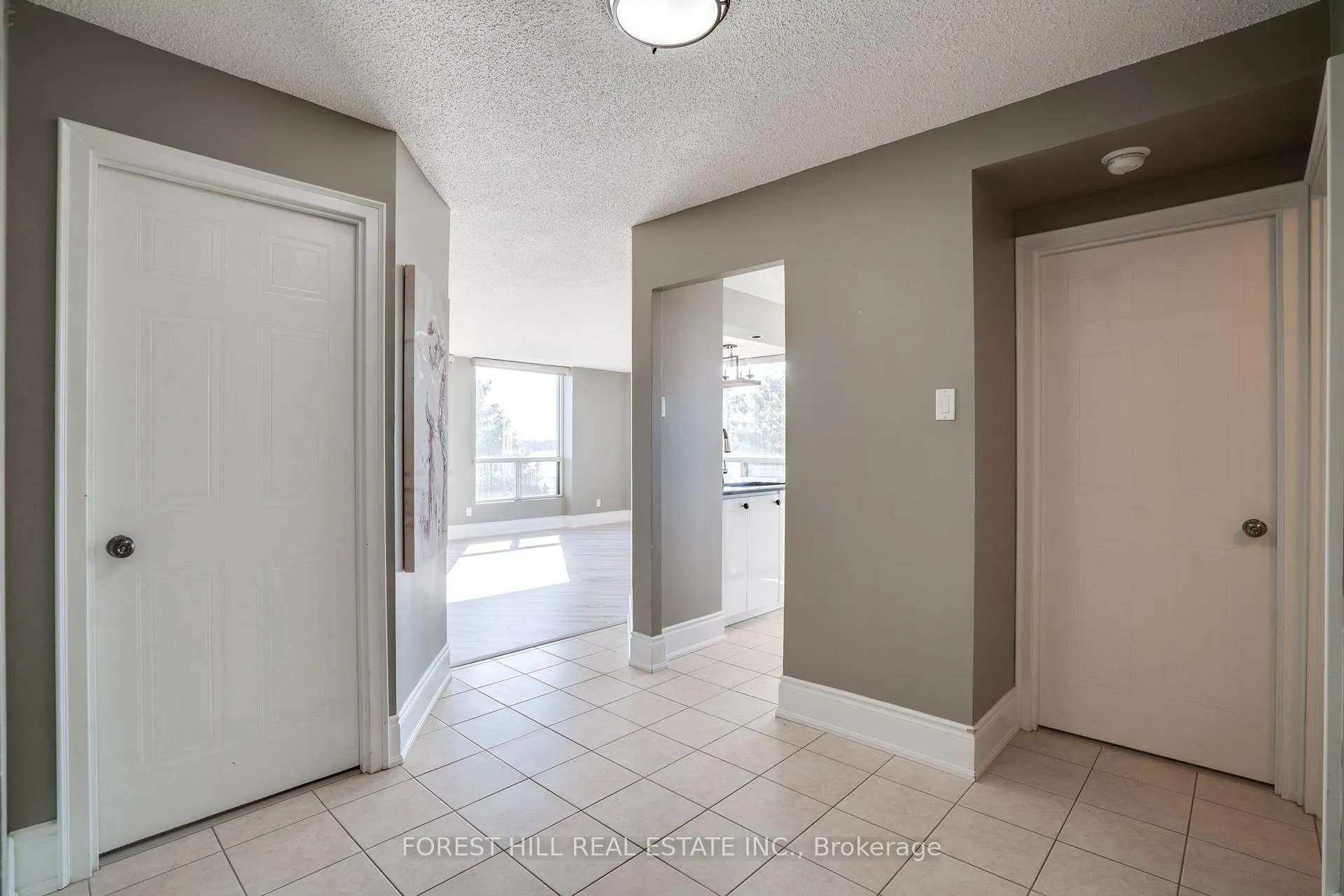 Photo 5 of Unit 410, 75 Ellen Street, Barrie, City Centre — HOMEH