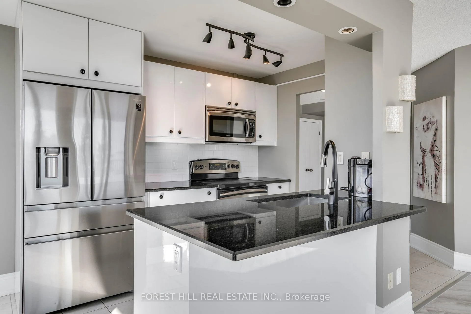 Photo 6 of Unit 410, 75 Ellen Street, Barrie, City Centre — HOMEH