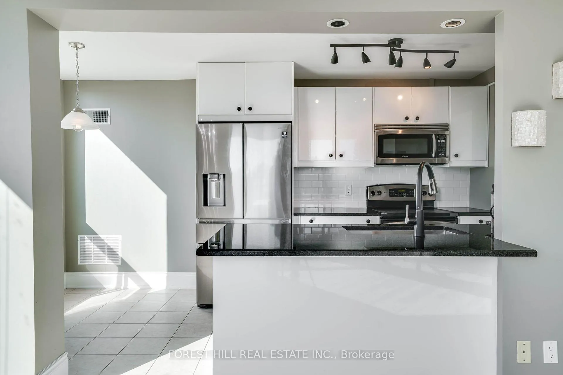 Photo 8 of Unit 410, 75 Ellen Street, Barrie, City Centre — HOMEH