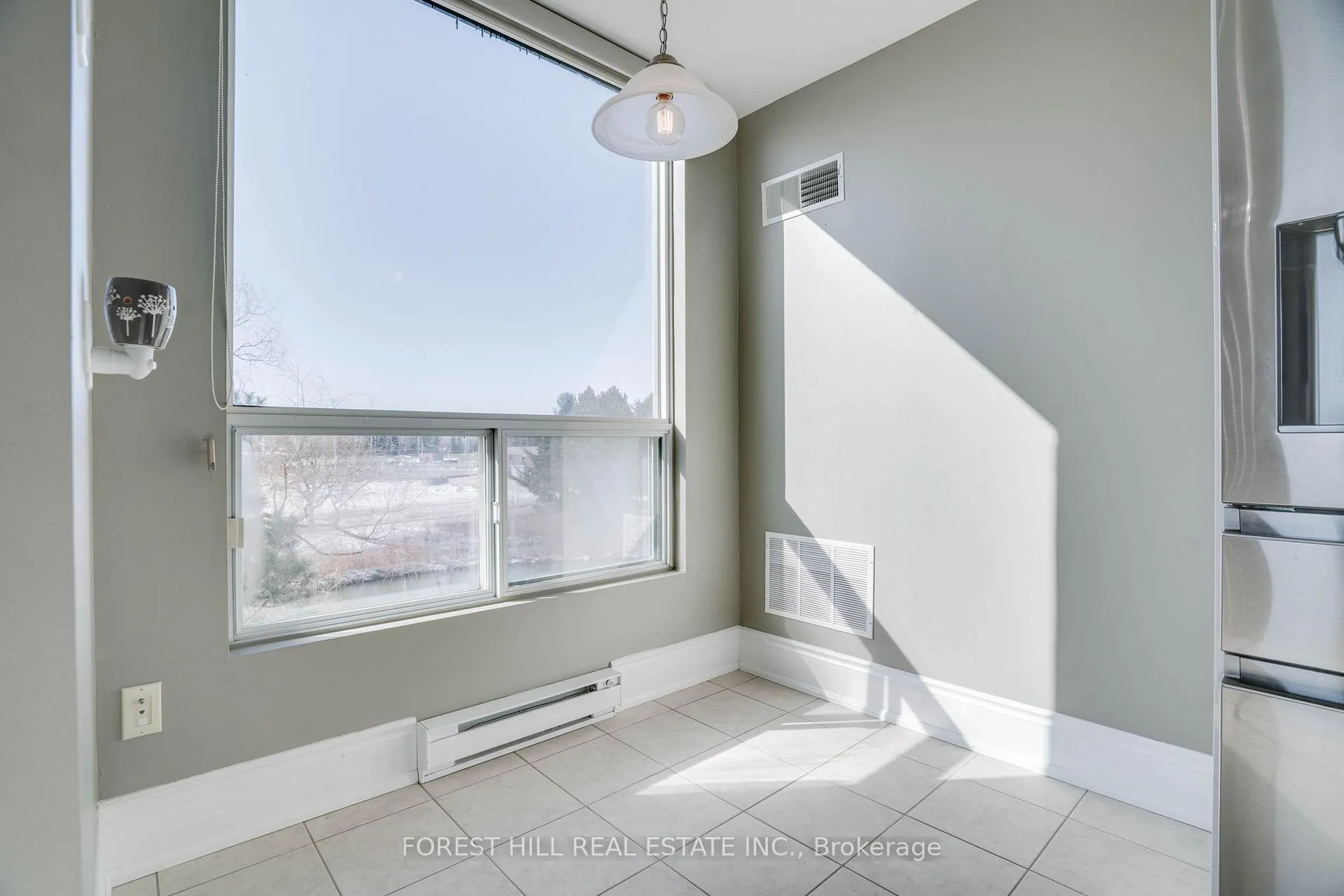 Photo 10 of Unit 410, 75 Ellen Street, Barrie, City Centre — HOMEH