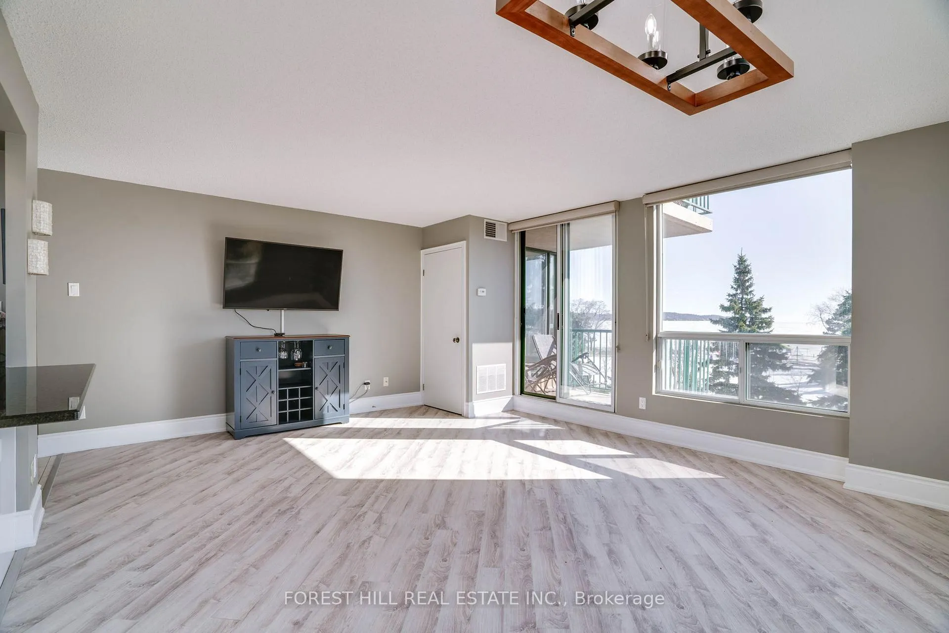 Photo 14 of Unit 410, 75 Ellen Street, Barrie, City Centre — HOMEH