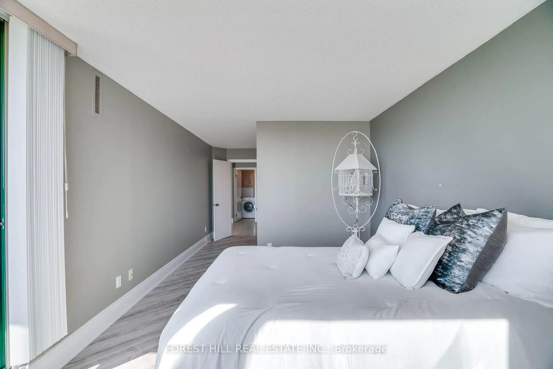 Photo 17 of Unit 410, 75 Ellen Street, Barrie, City Centre — HOMEH
