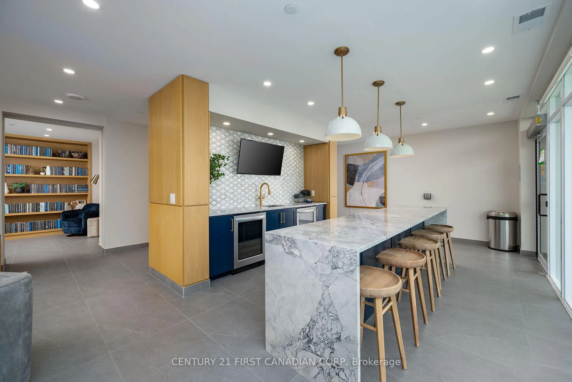 Photo 5 of Unit 601, 4286 King Street, Kitchener — HOMEH