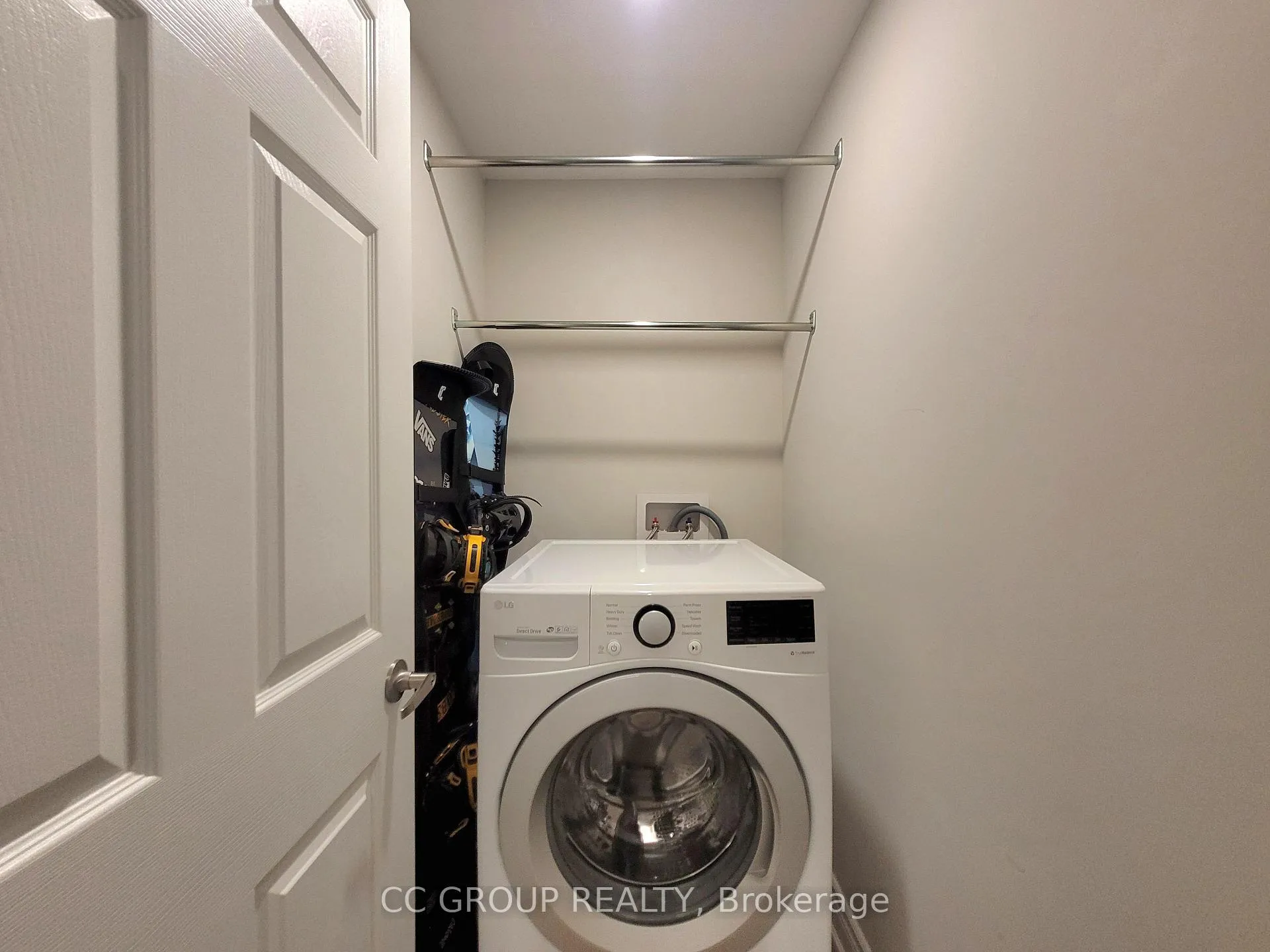 Photo 11 of 47 Buchanan Drive, Markham, Unionville — HOMEH