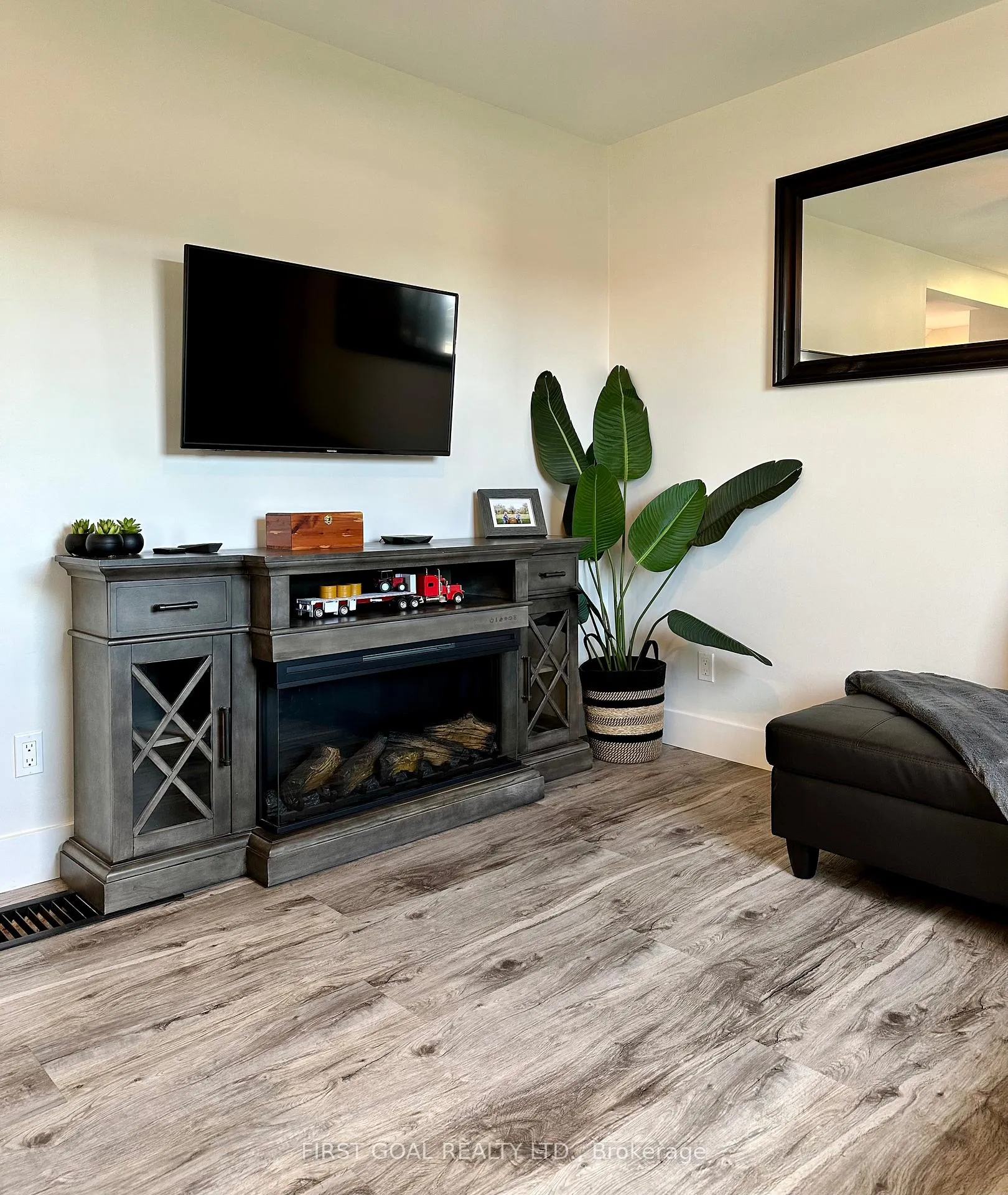 Photo 7 of 7455 91 County Road, Clearview, Stayner — HOMEH