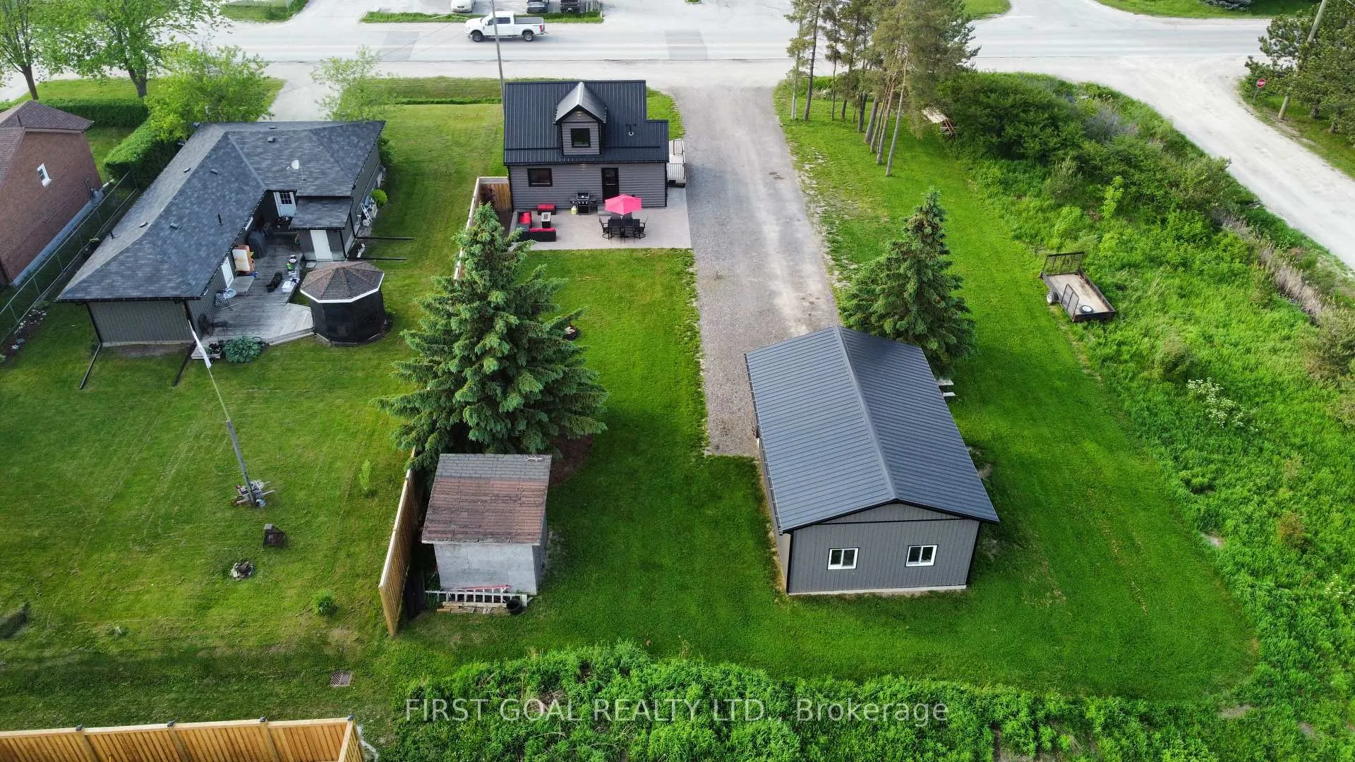 Photo 15 of 7455 91 County Road, Clearview, Stayner — HOMEH