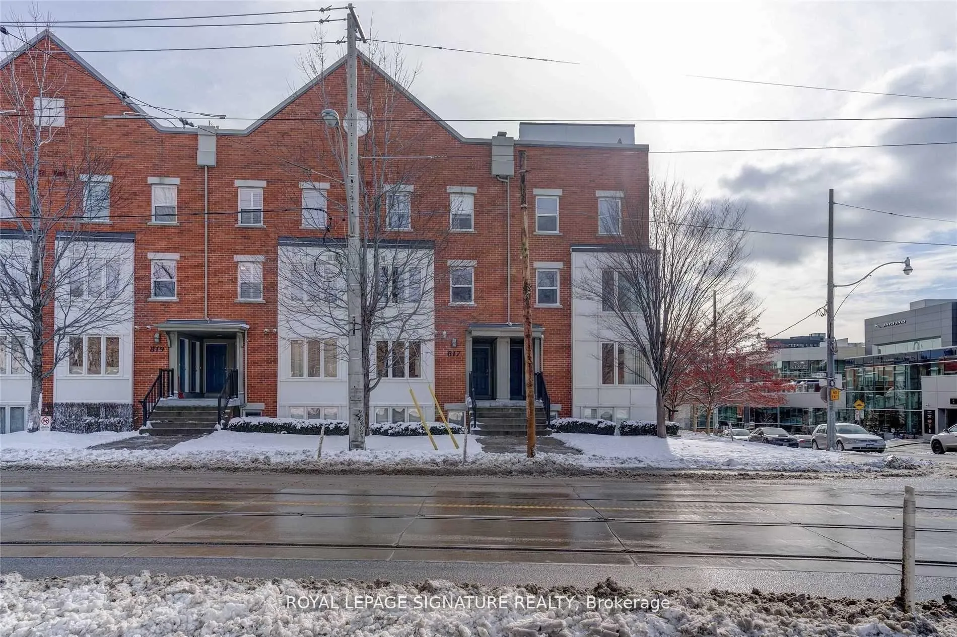Front of Unit 5, 817 Dundas Street E