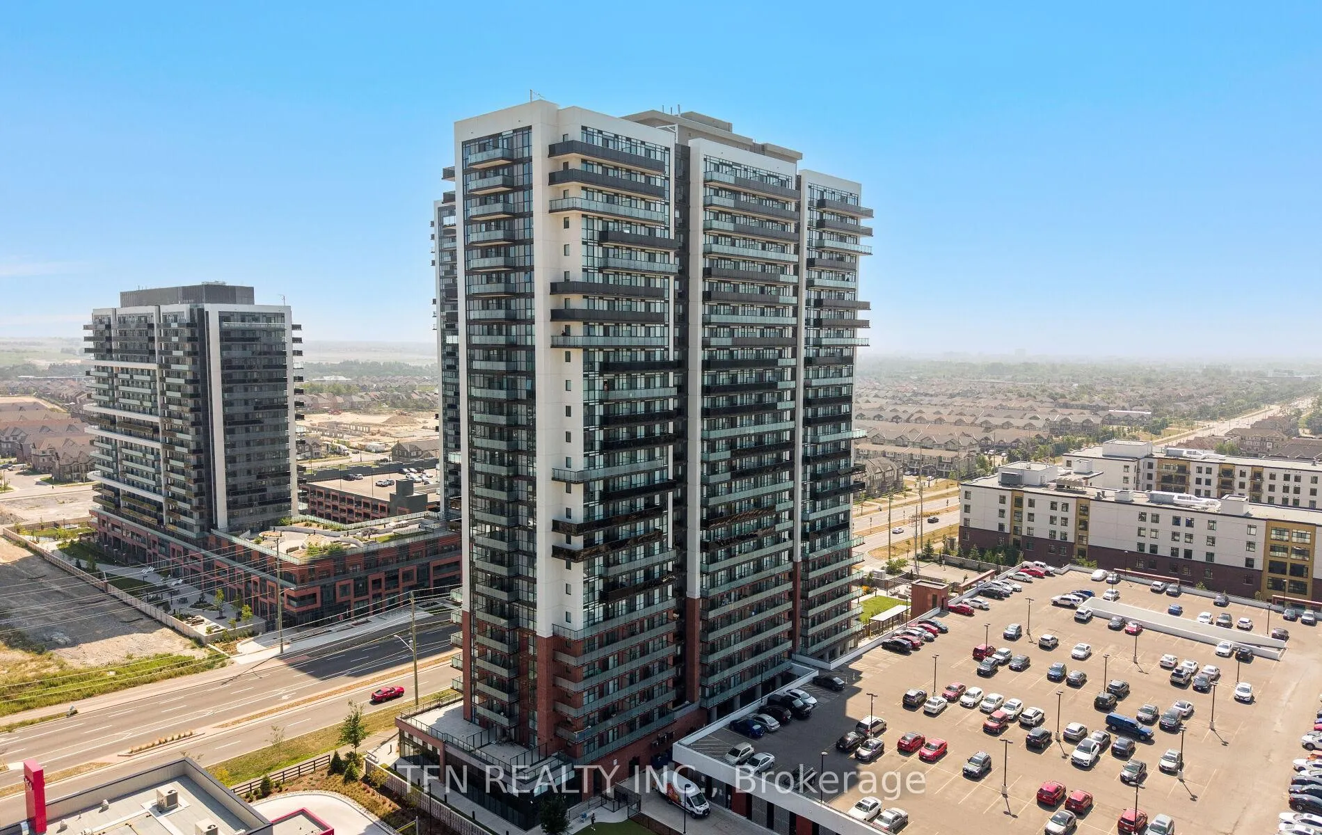 Front of Unit 219, 2550 Simcoe Street N