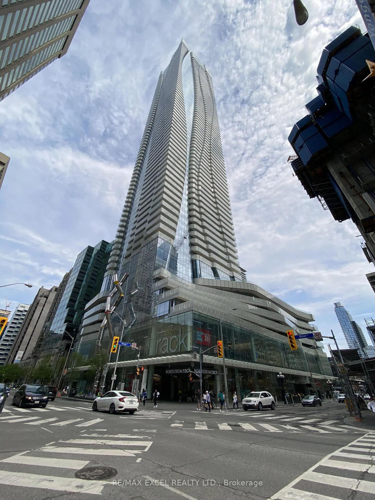 Photo 1 of Unit 2512, 1 Bloor Street E, Toronto, Church-Yonge Corridor — HOMEH