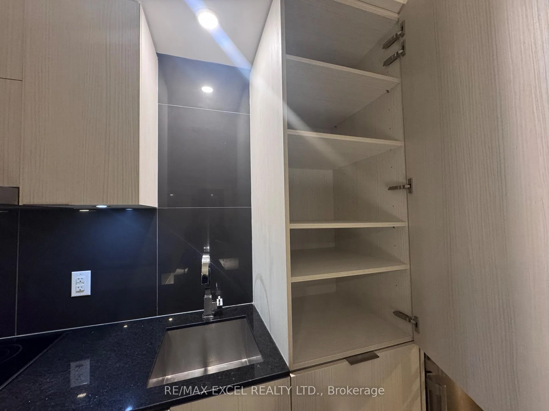 Photo 11 of Unit 2512, 1 Bloor Street E, Toronto, Church-Yonge Corridor — HOMEH