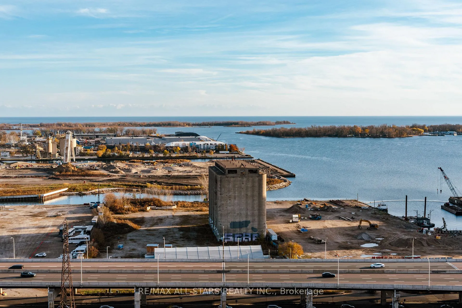 Photo 1 of Unit 2105, 33 Mill Street, Toronto, Waterfront Communities — HOMEH