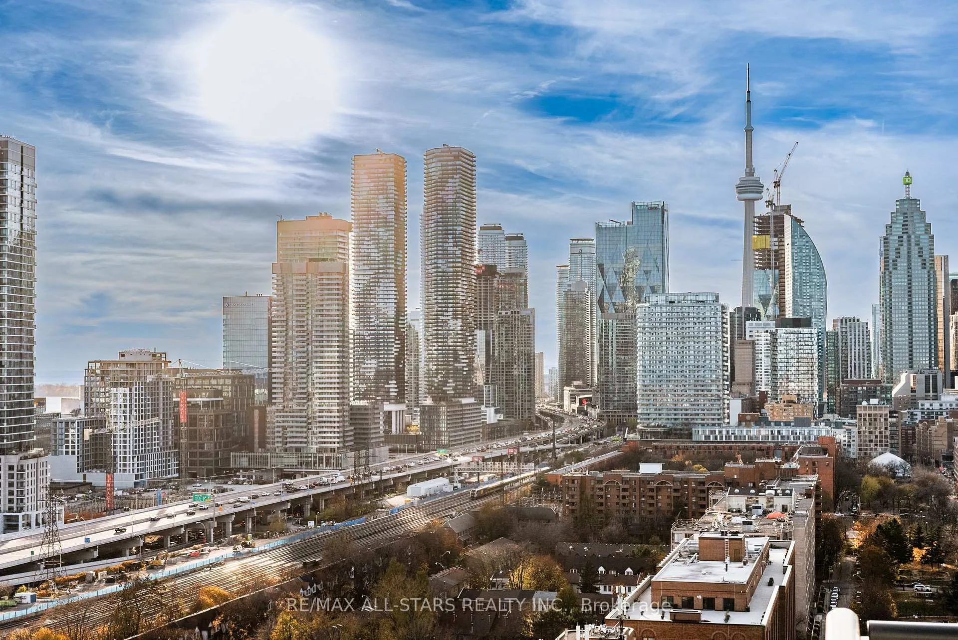 Photo 2 of Unit 2105, 33 Mill Street, Toronto, Waterfront Communities — HOMEH