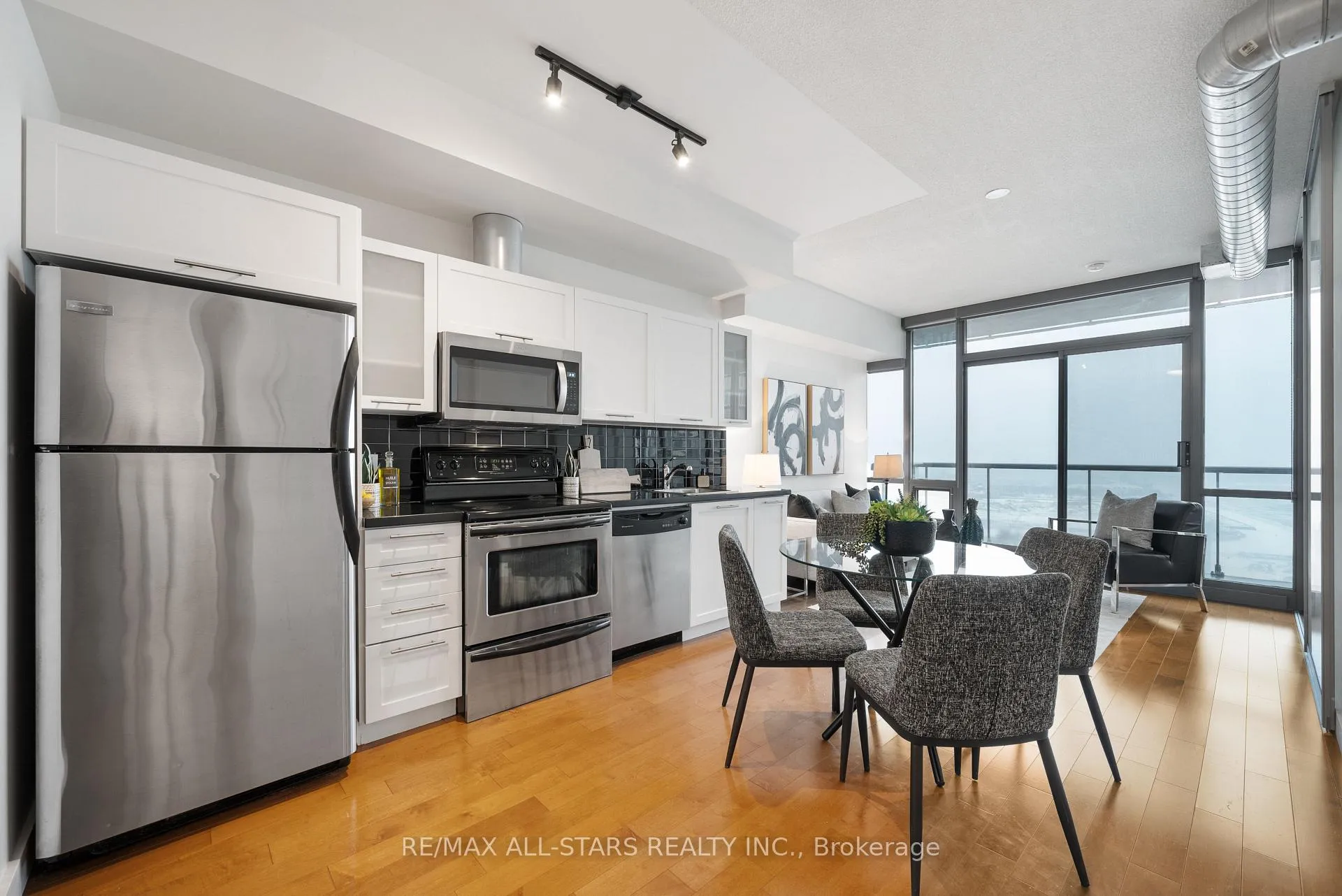 Photo 9 of Unit 2105, 33 Mill Street, Toronto, Waterfront Communities — HOMEH