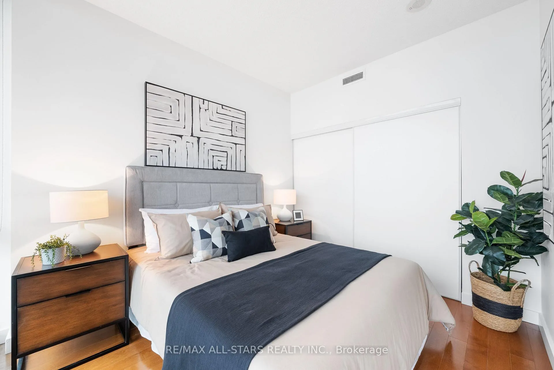 Photo 19 of Unit 2105, 33 Mill Street, Toronto, Waterfront Communities — HOMEH