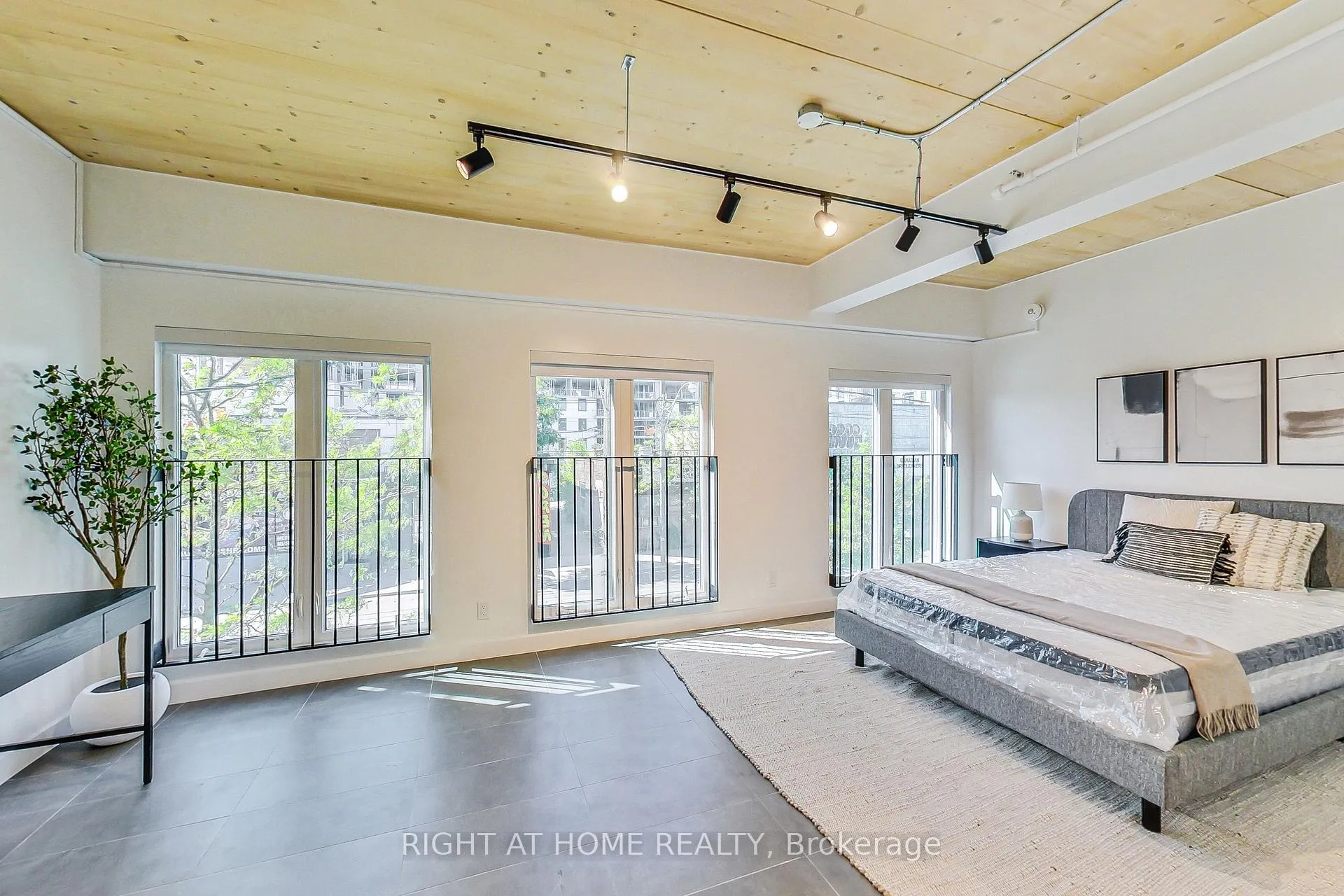 Photo 12 of Unit 201, 1604 Queen Street E, Toronto, The Beaches — HOMEH