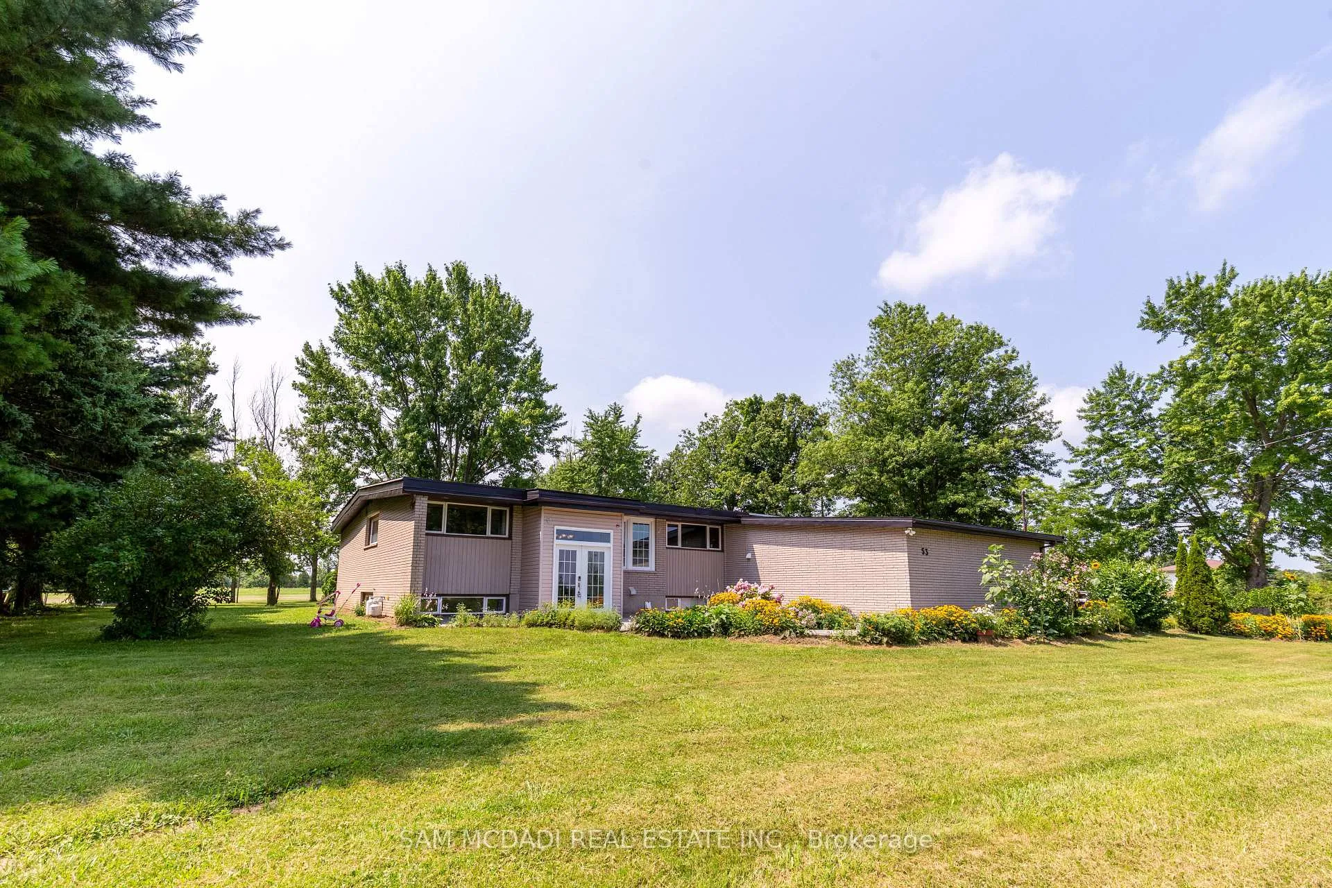 Photo 4 of 53 Guyatt Road, Hamilton, Rural Glanbrook — HOMEH