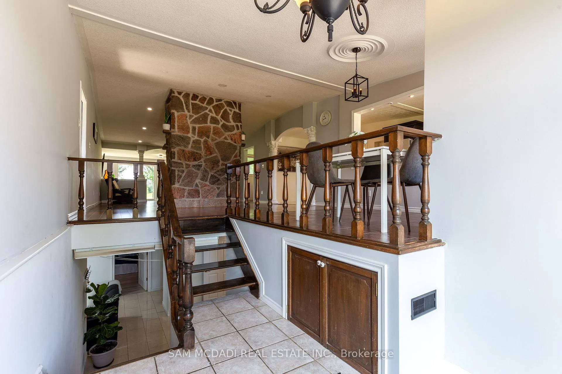 Photo 7 of 53 Guyatt Road, Hamilton, Rural Glanbrook — HOMEH
